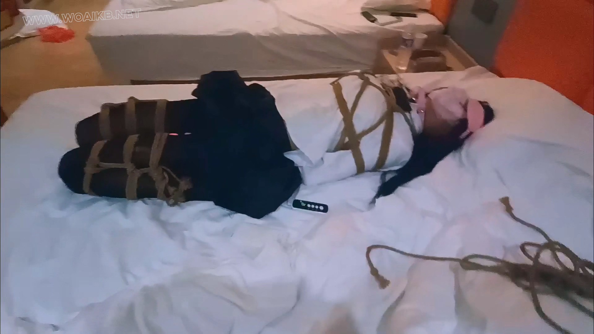 jk黑丝小M，海老缚+鸭子坐 预览图