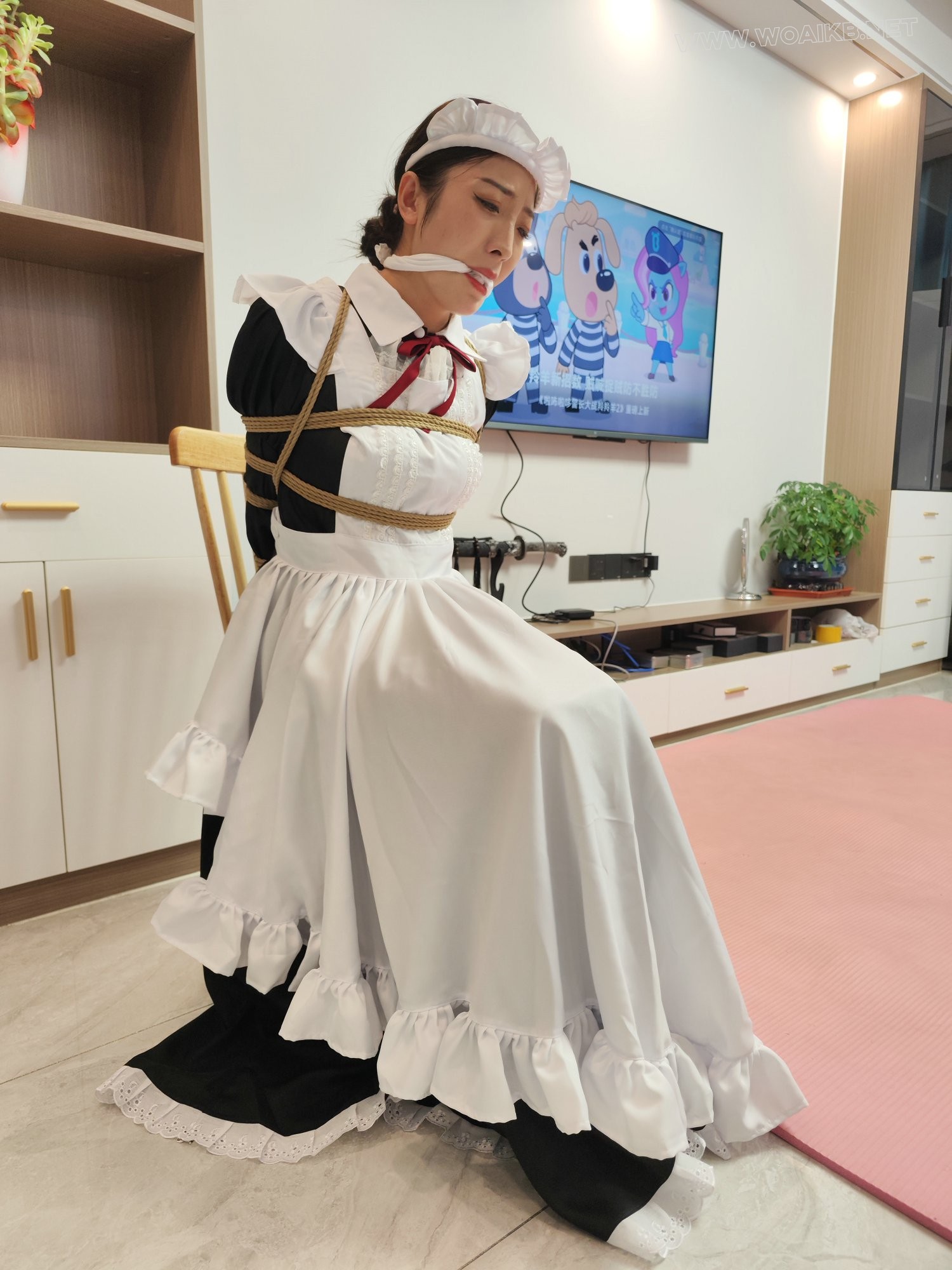 定拍佳佳-绑架人妻之白丝女仆 第二集上 预览图