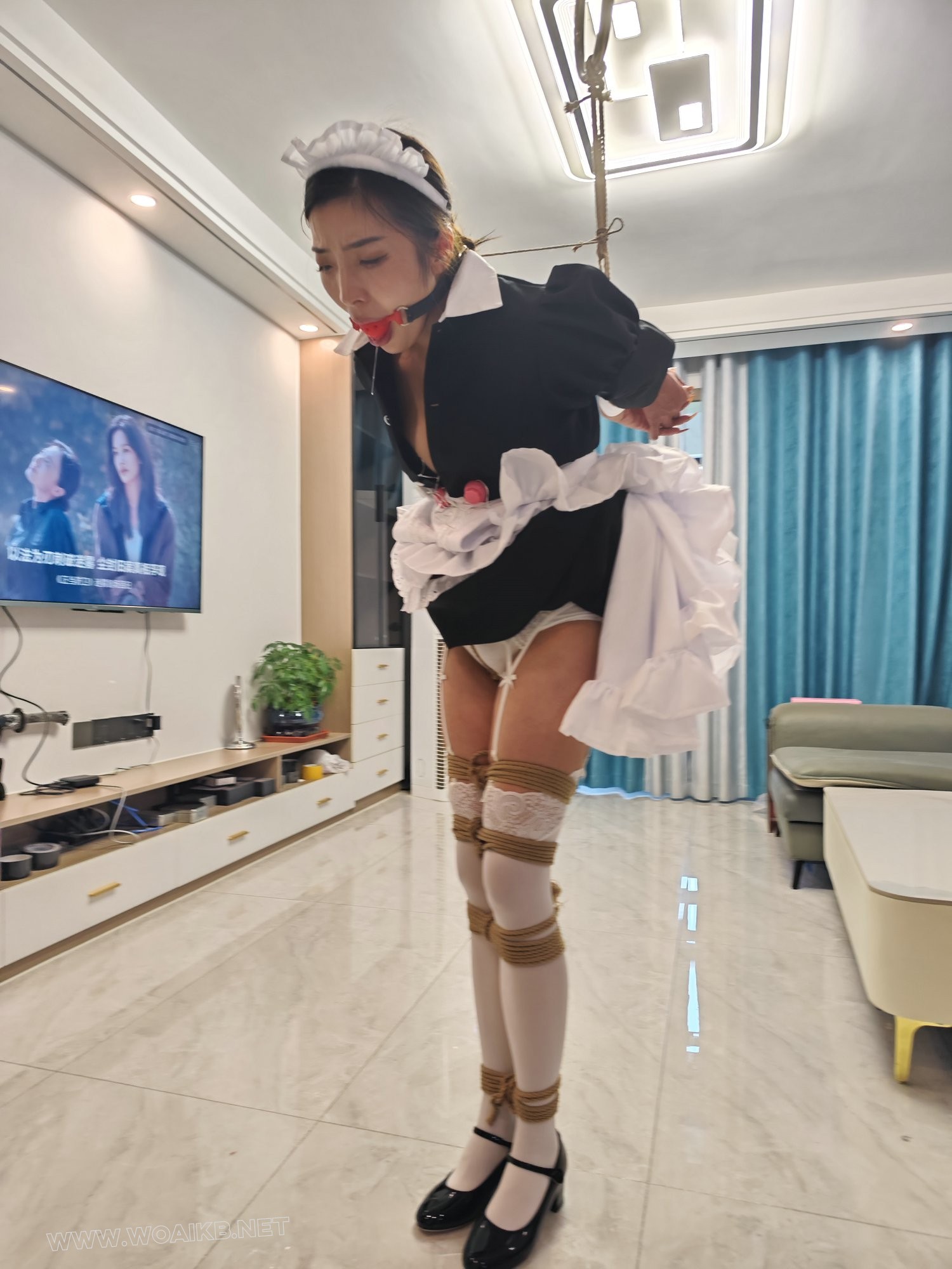 定拍佳佳-绑架人妻之白丝女仆 第二集上 预览图