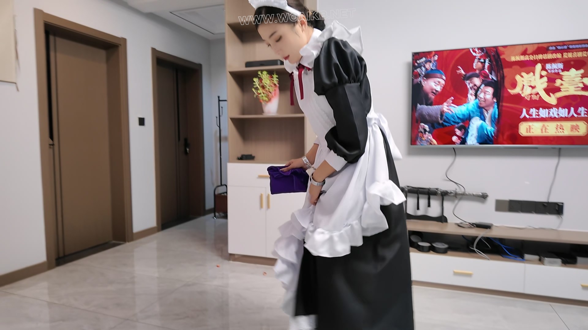 定拍佳佳-绑架人妻之白丝女仆 第二集上 预览图