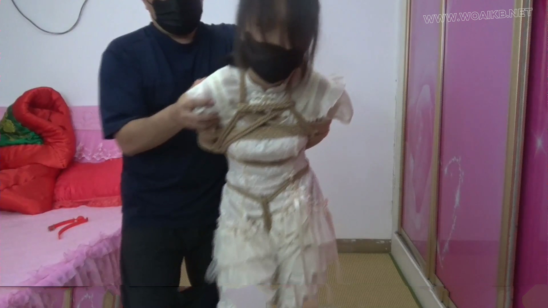 【琳媚】微剧情 轻调 羞耻小公主 捆绑玩弄捏凶带TD 玩够后 扒了内衣 驷马绑紧丢着 预览图