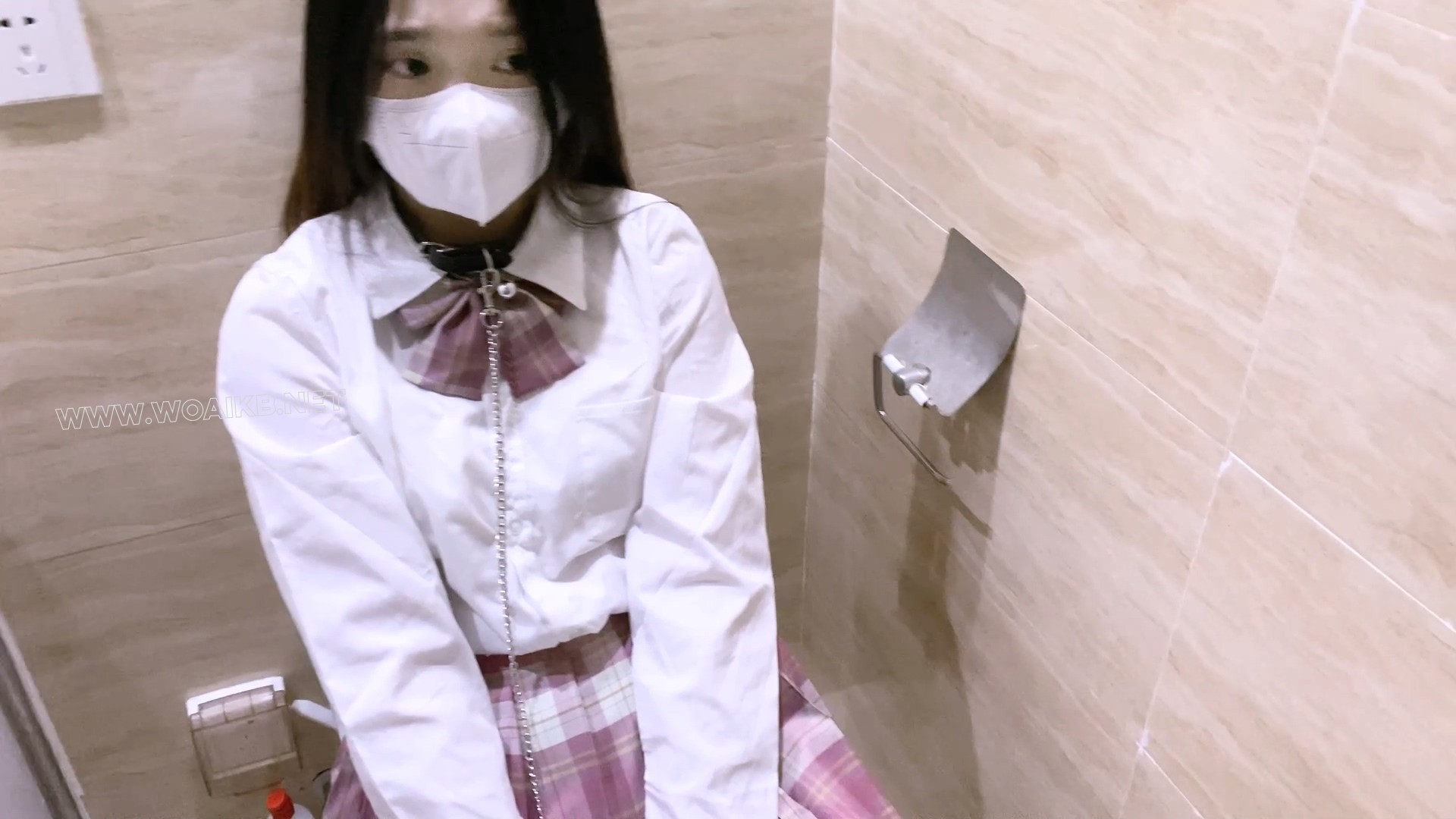 《吃鱼的喵》-客户定拍-第五集-JK制服+穿袜过程+日式紧缚+胸缚+蟹缚折腿捆+强制M开 预览图