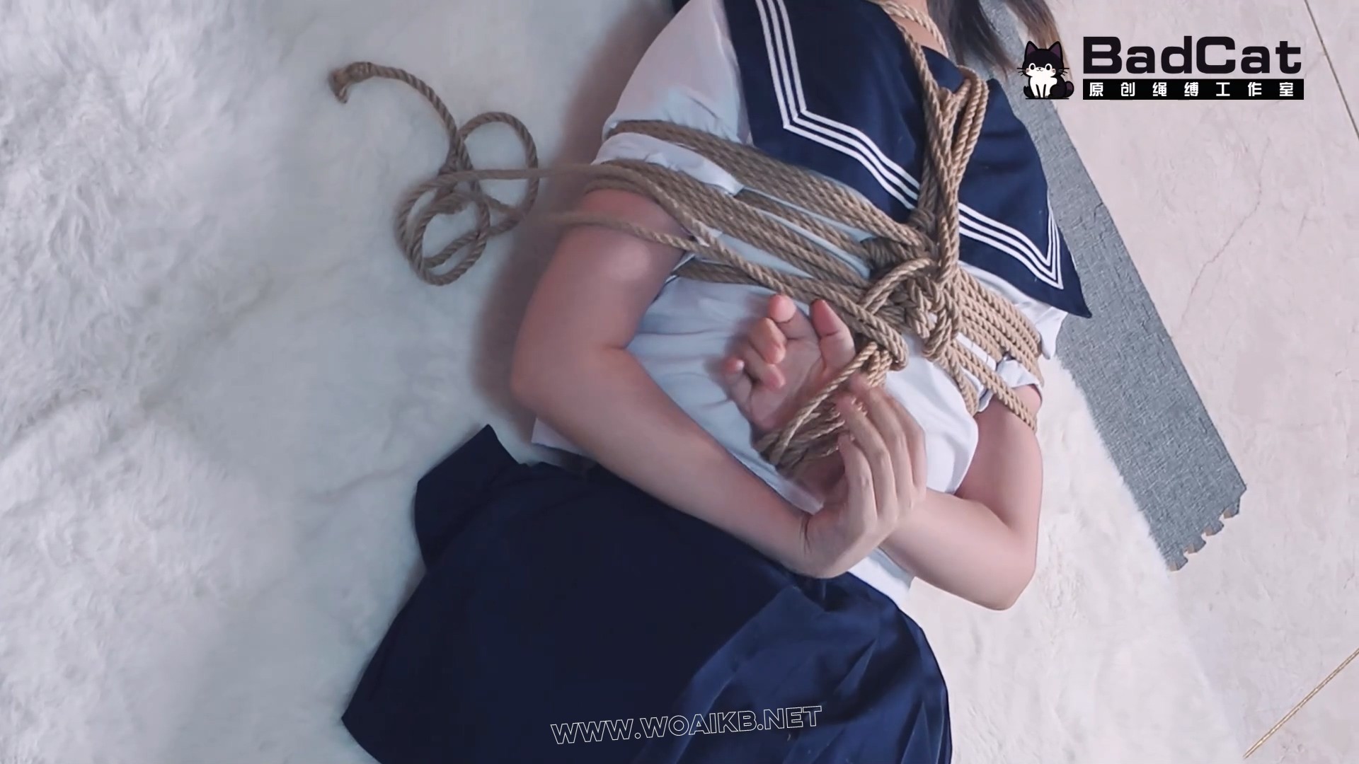 【剧情 双女 气味系 臭鞋绑脸】不良小偷捆绑房主TK折磨 房主挣脱后反擒小偷 原味强 预览图