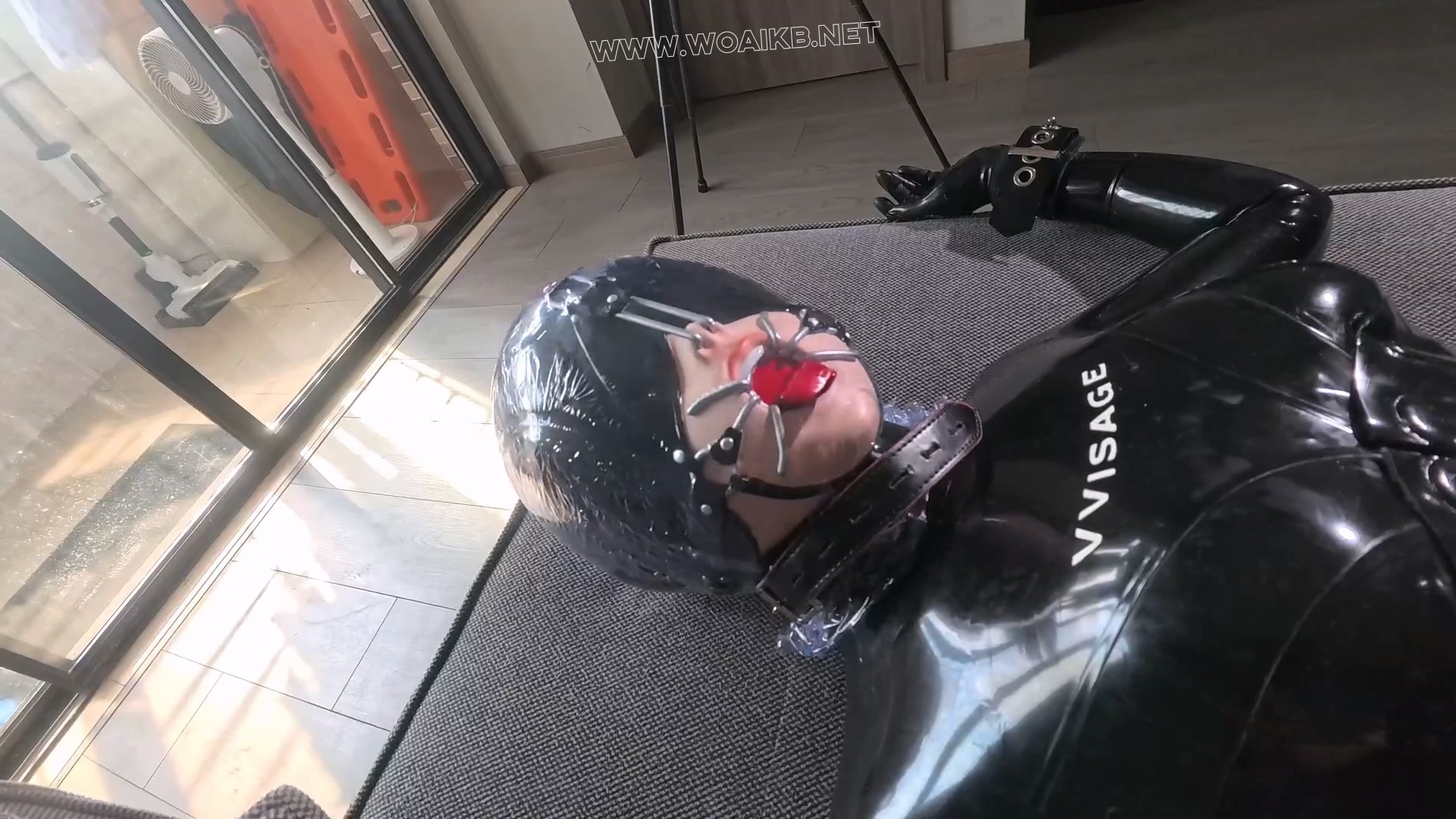 头壳还是本体？直立跪姿的重型责罚 预览图
