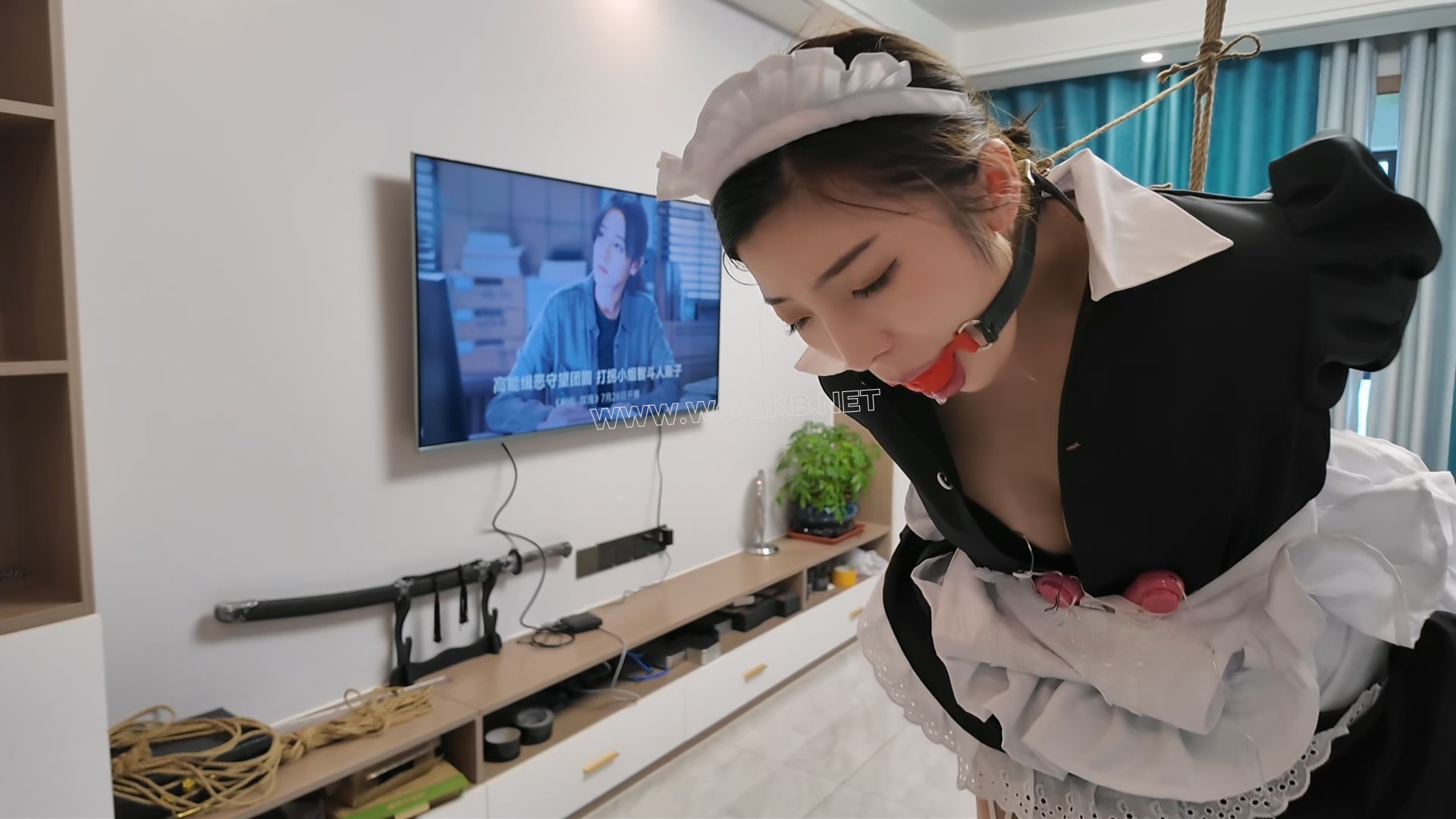 定拍佳佳-绑架人妻之白丝女仆 第二集下 预览图