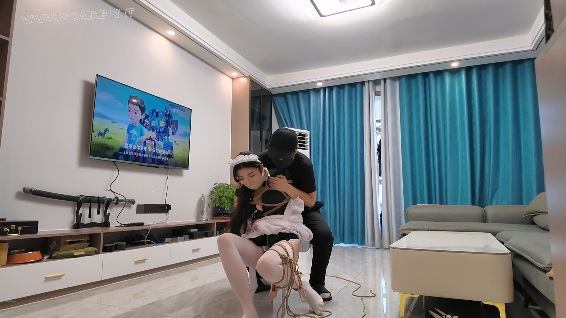 定拍佳佳-绑架人妻之白丝女仆 第二集下 预览图