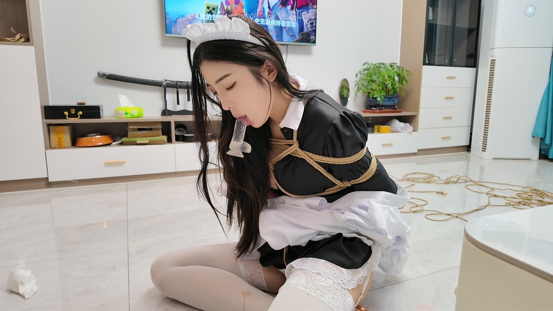 定拍佳佳-绑架人妻之白丝女仆 第二集下 预览图