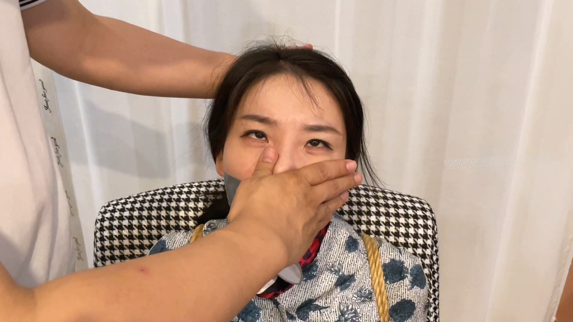 惨遭捂嘴折磨的柳洋 预览图