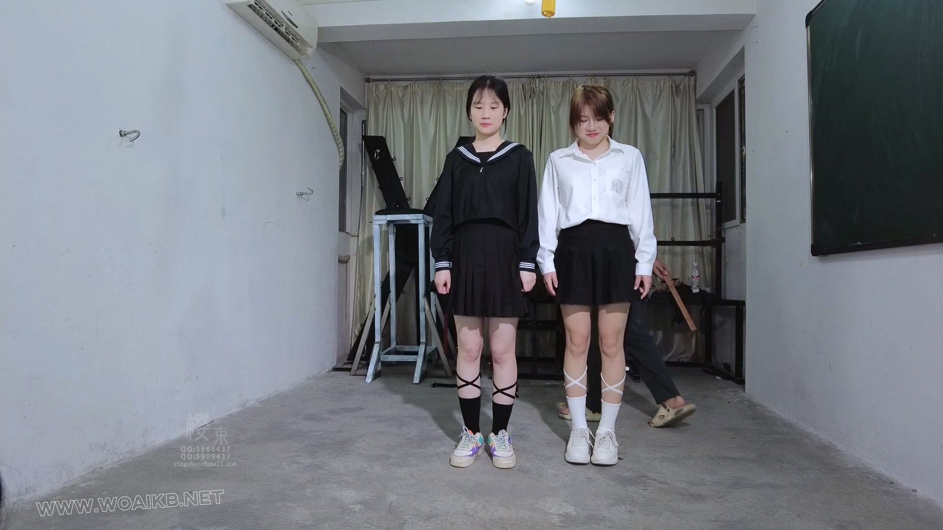 单脚吊连缚两不听话的女学生疯狂挠痒惩罚！口球紧塞！自解绳子逃跑！ 《整治叛逆期… 封面图