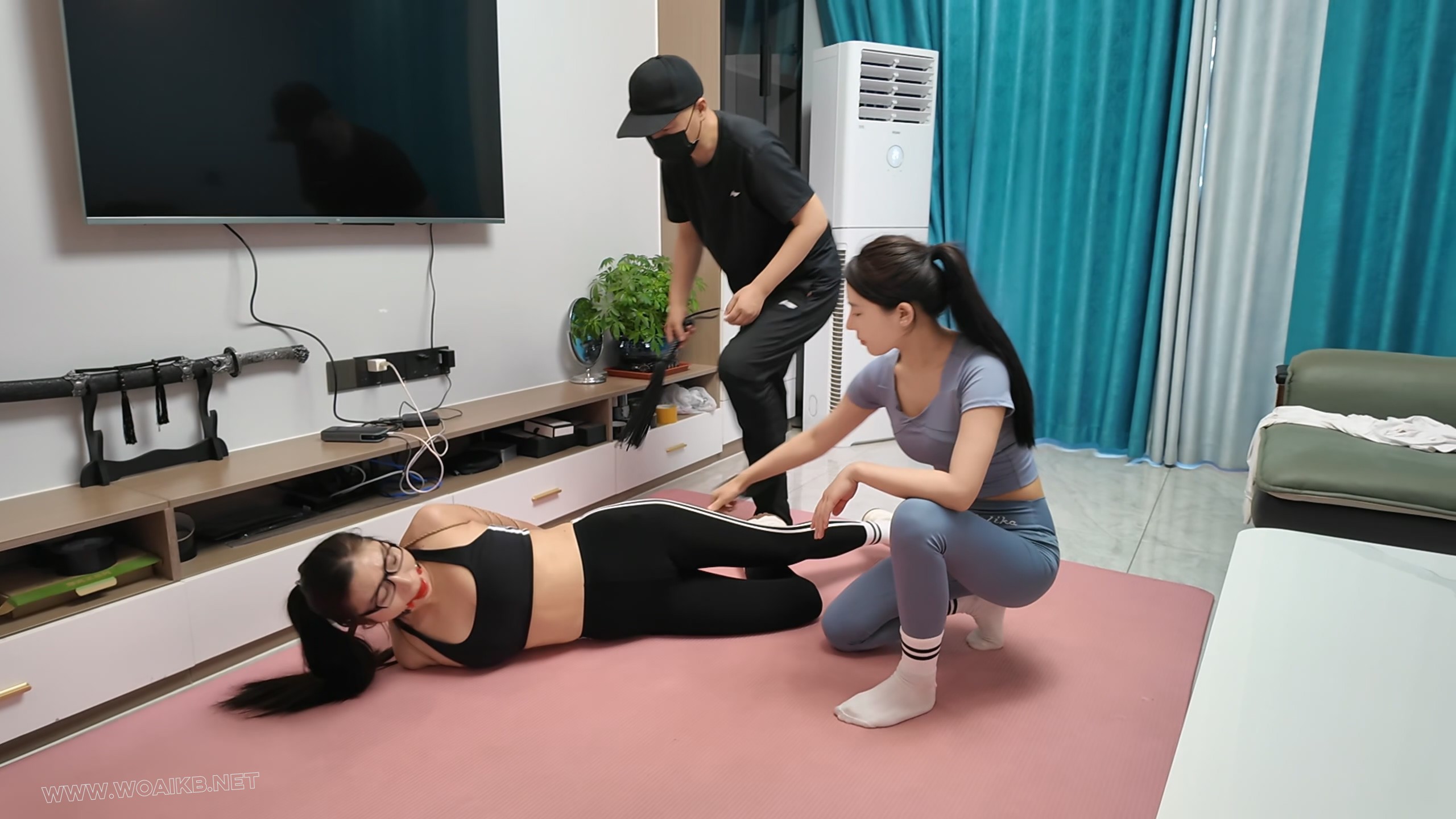 瑜伽教练遇险记上 预览图
