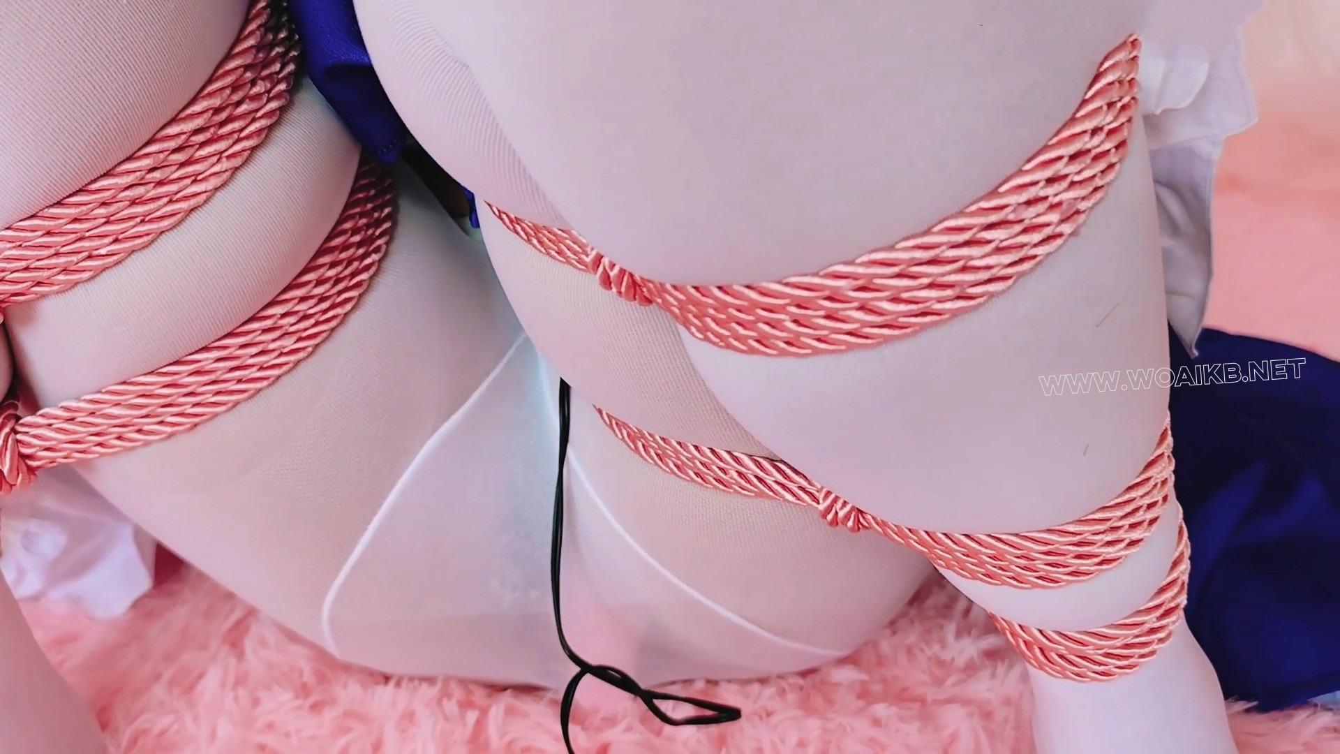 （神里绫华和服泳装cos） 驷马强制抬头，无内白丝裤袜，tk，打屁股，电击，震震棒 预览图