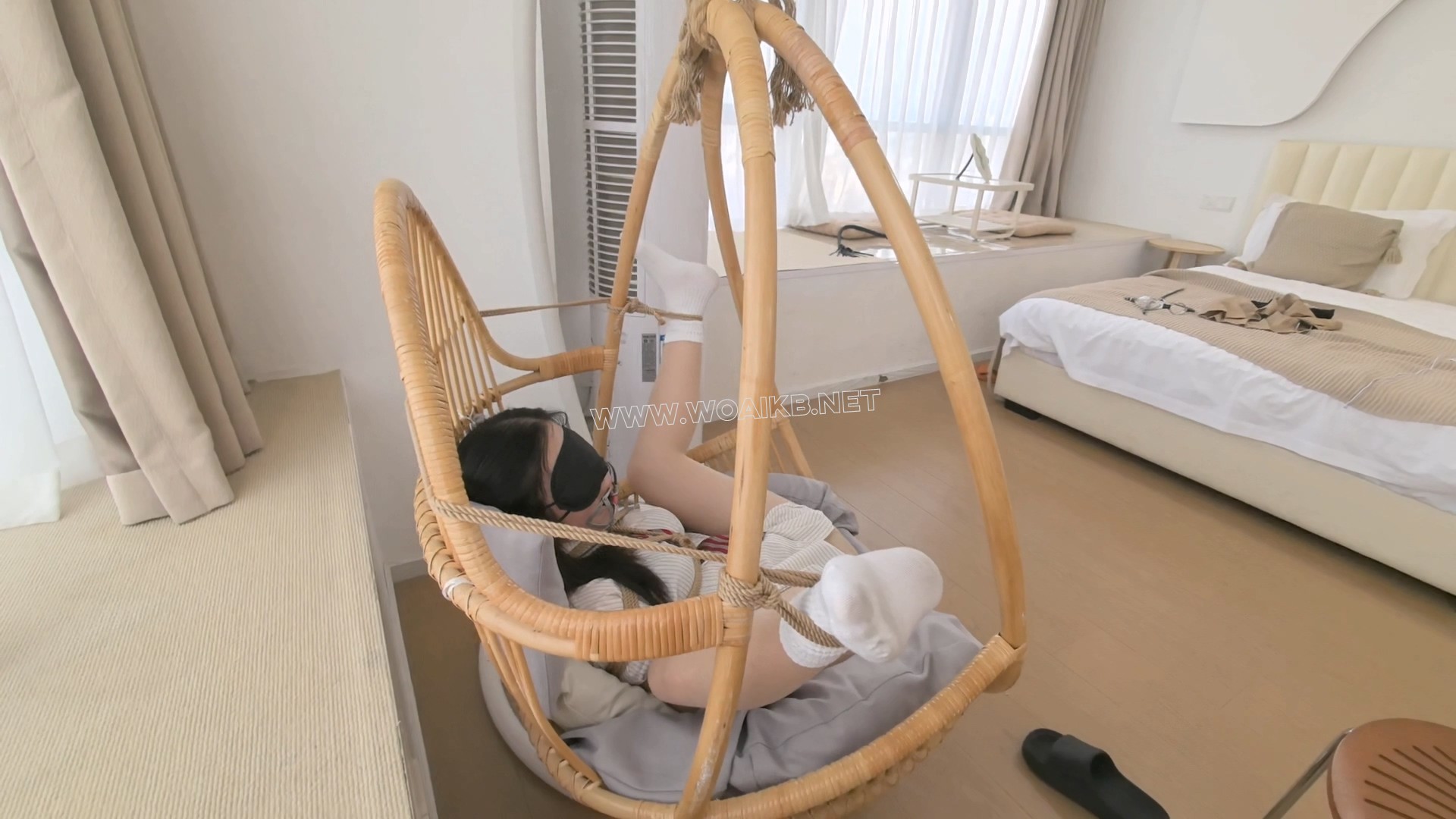 新入的P机也太猛了，三下五除二就GC喷射了 内置小胖墩 贞操锁 真空肉丝真的太诱人 预览图