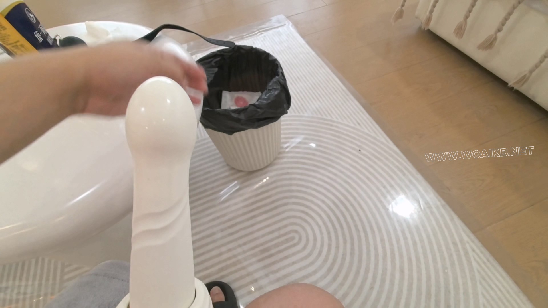 新入的P机也太猛了，三下五除二就GC喷射了 内置小胖墩 贞操锁 真空肉丝真的太诱人 预览图
