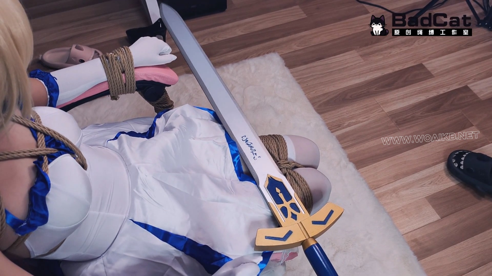 【fate Saber蓝百合cos】谁不想用圣剑玩弄被紧缚的saber呢?双股五花大绑 日式五星 预览图