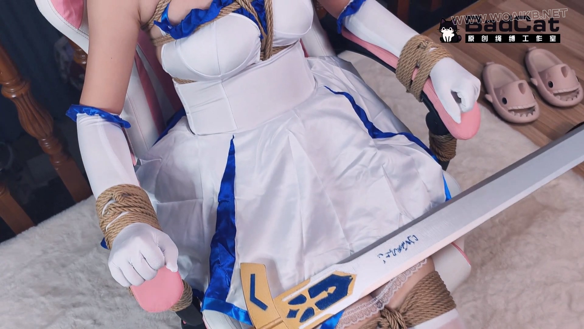 【fate Saber蓝百合cos】谁不想用圣剑玩弄被紧缚的saber呢?双股五花大绑 日式五星 预览图