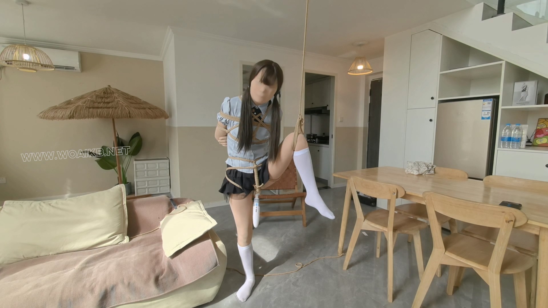 【她们的故事】双倍快乐 沐浴阳光 与主共虐一犬 电击内置震动强高 牵引 zentai女单 预览图