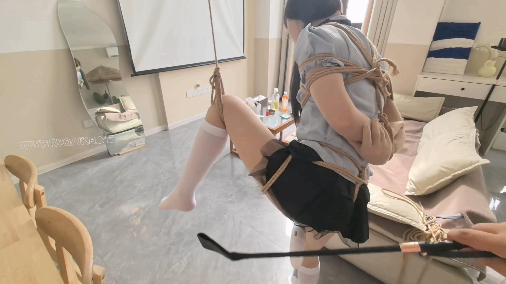 【她们的故事】双倍快乐 沐浴阳光 与主共虐一犬 电击内置震动强高 牵引 zentai女单 预览图