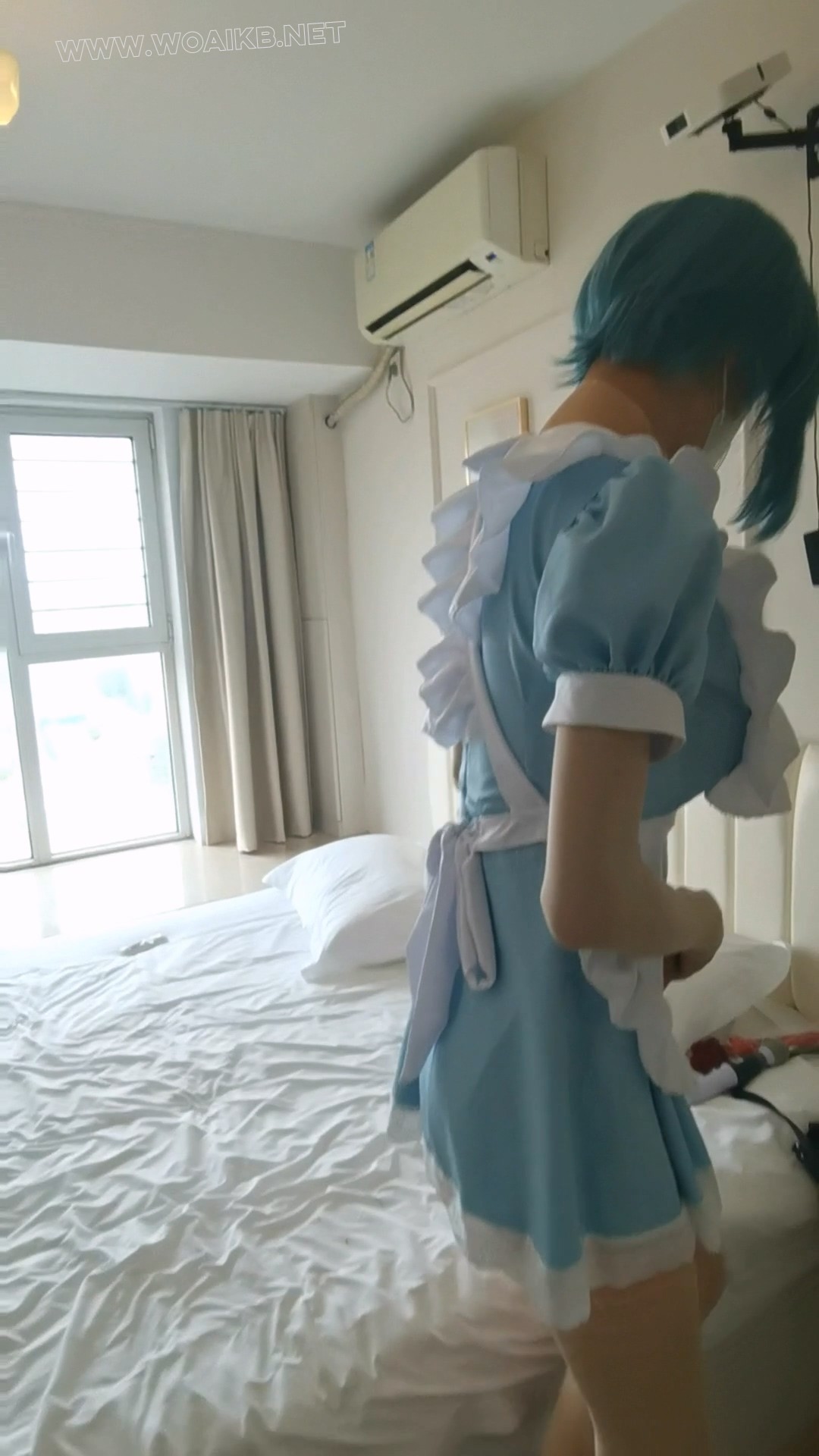 私下自我安慰的女仆被主人发现并调教。女仆装+调教+TK+捆绑+啤酒灌肠 预览图