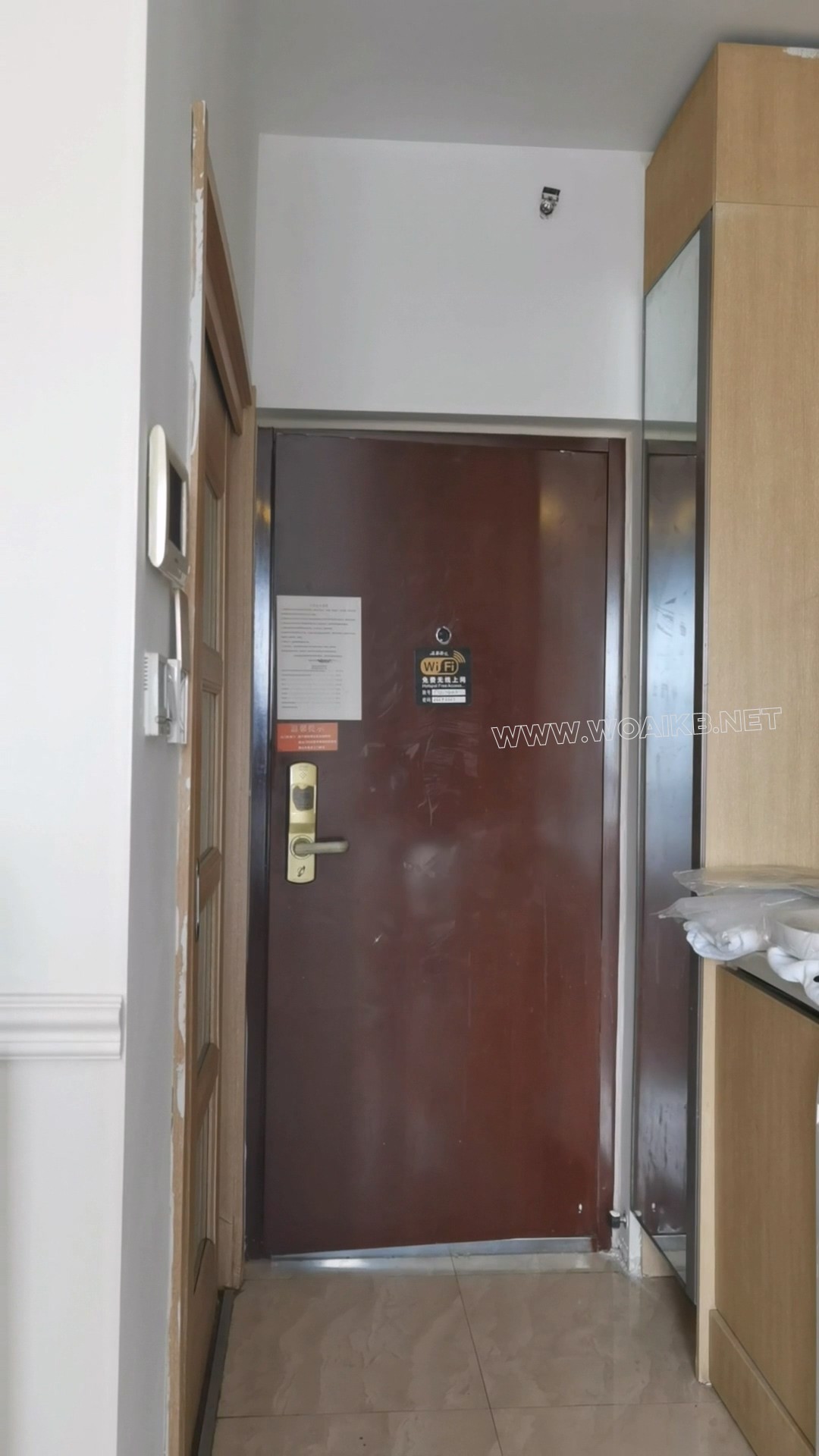 私下自我安慰的女仆被主人发现并调教。女仆装+调教+TK+捆绑+啤酒灌肠 封面图