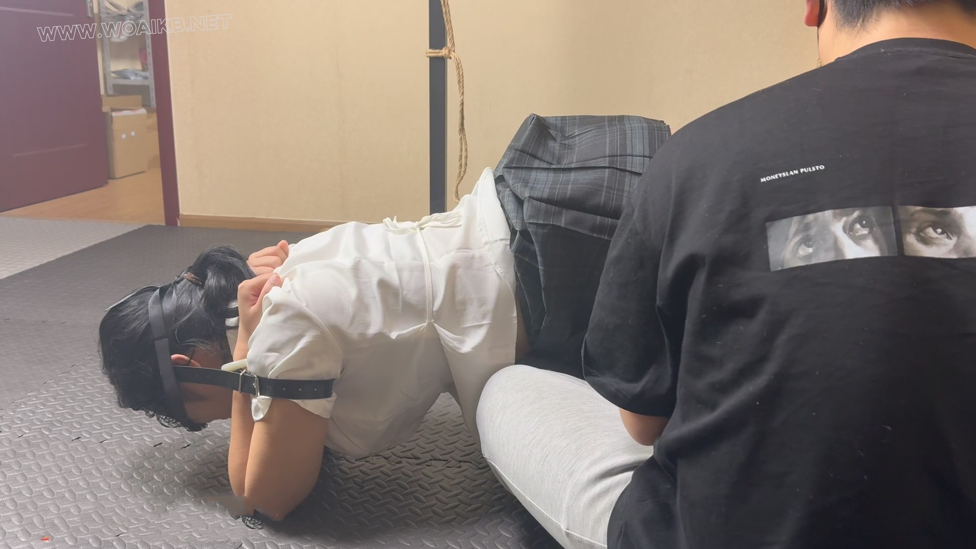情趣店老板娘强制K9驯化震动调教SP肛勾爬行 彻底犬化 预览图
