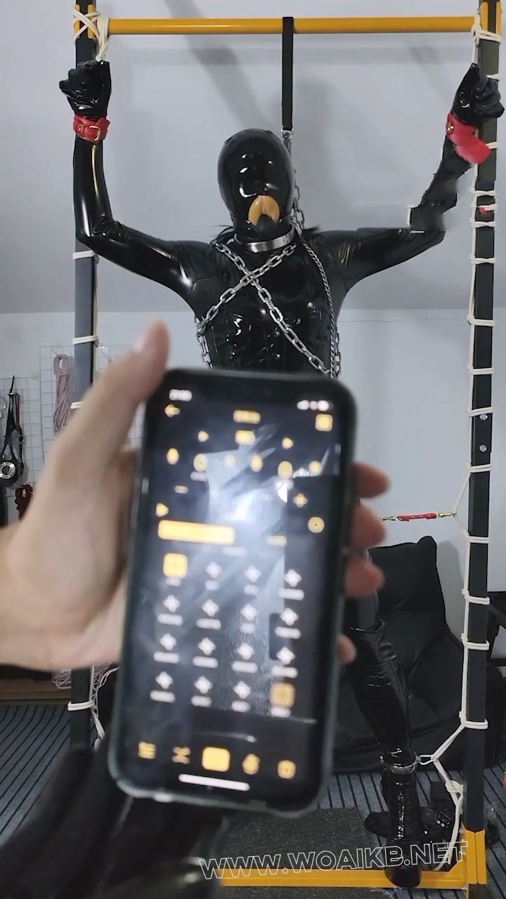 人形RBQ系列-02 高跟鞋踩脸 逼脸乳胶头套 ZX口角调教 平板贞操锁 预览图