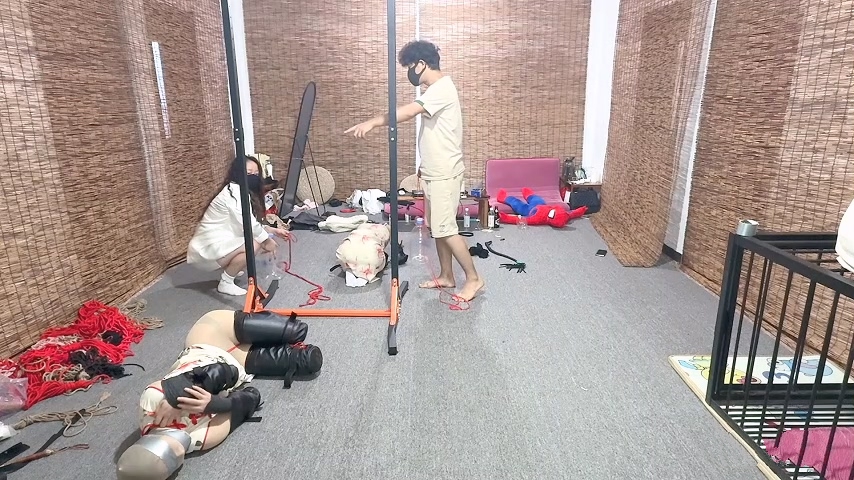 被折磨致死的同事（4）—水桶拔河比赛-柔韧度比赛 预览图