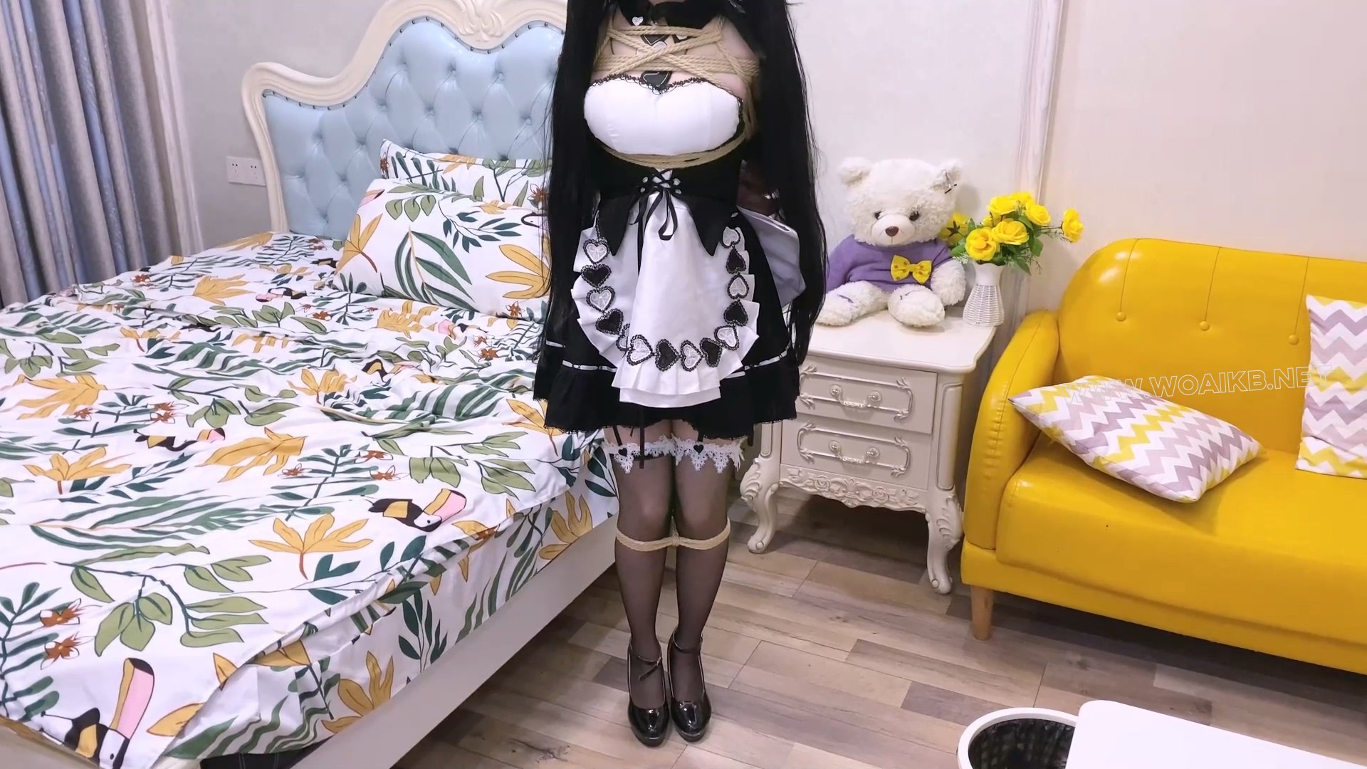 《二次元少女系》-客户定拍-第三集-能代cos+被窝被绑+日式紧缚+胸缚+膝盖并腿缚连 预览图
