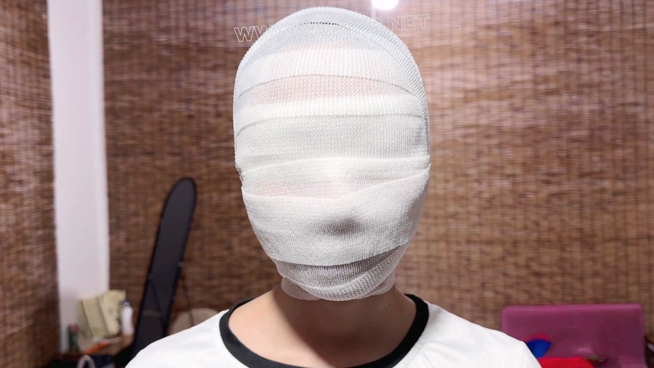 凌辱清纯白袜小学妹 封面图