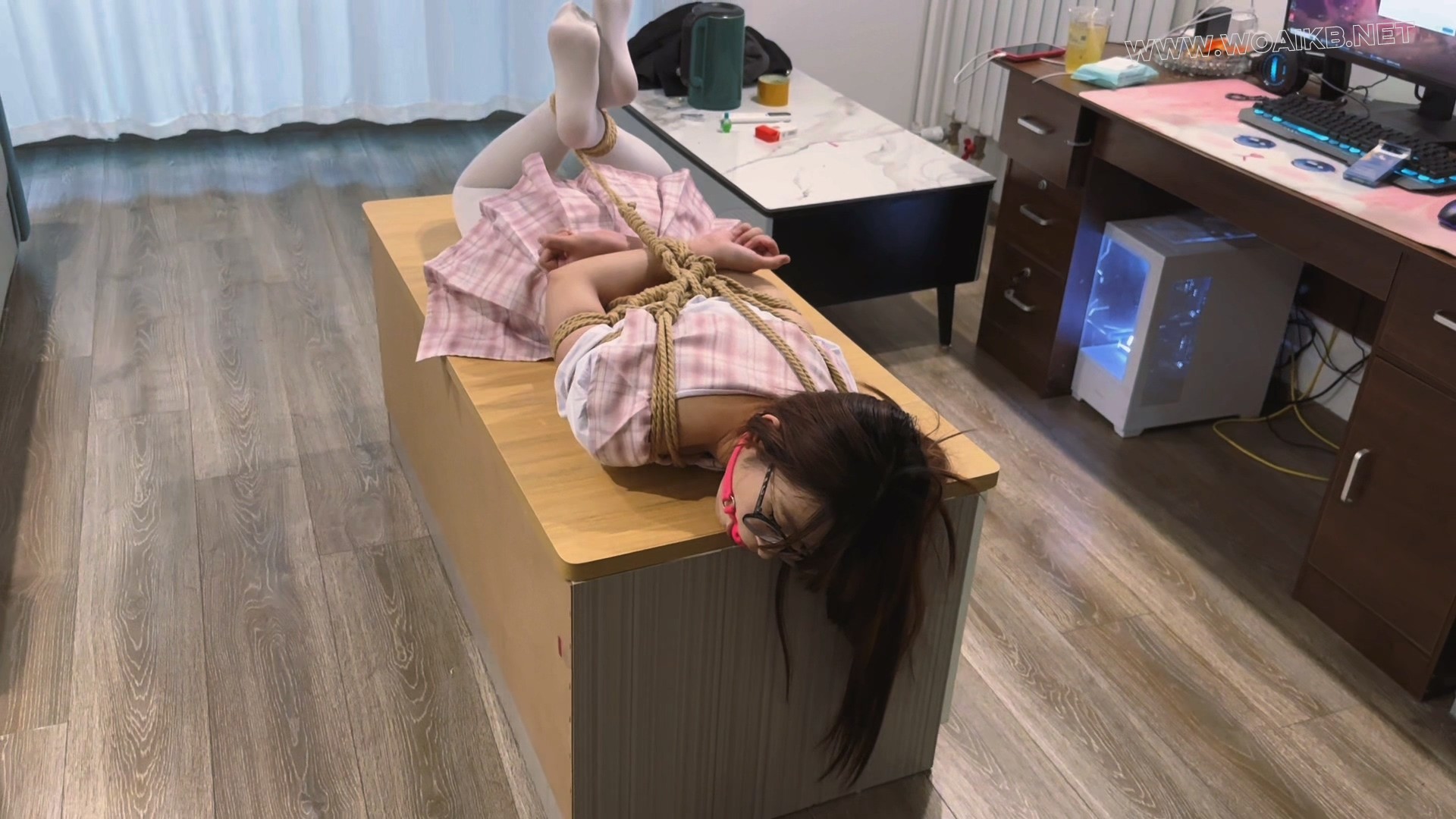 《绳艺体验》粉色jk 口球 tk 放置 流口水 折腿缚 直腿缚 还有好听的娇喘声~ 预览图