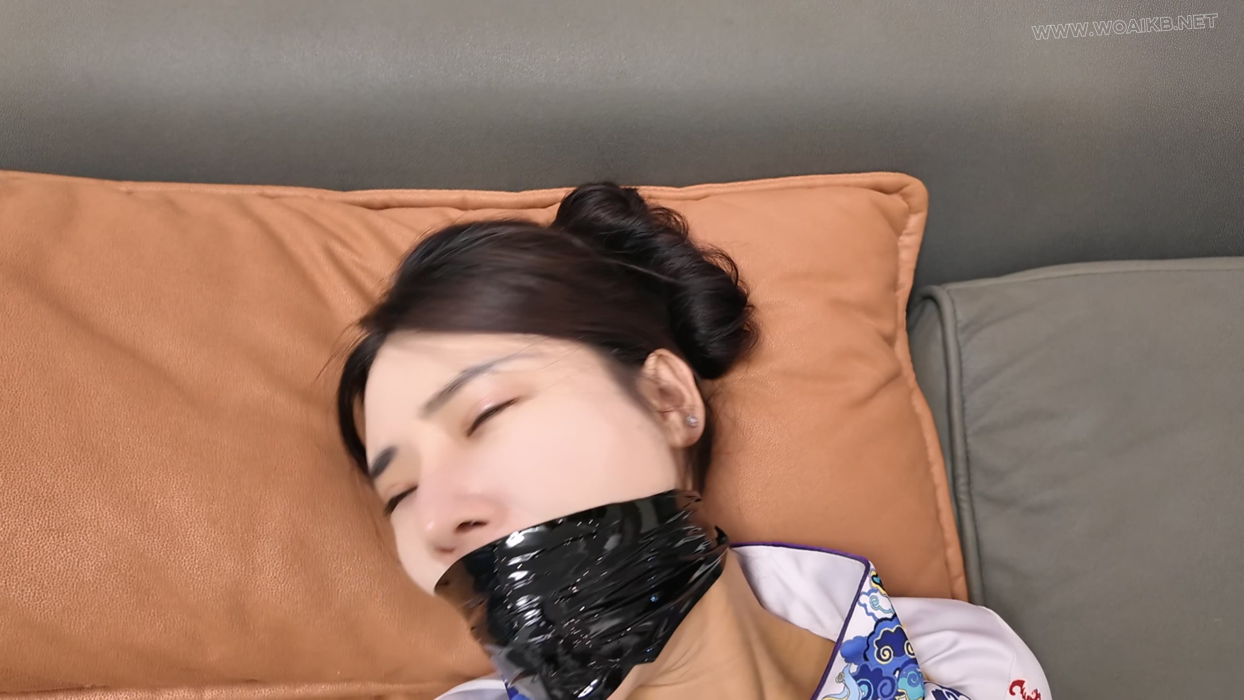 空姐惊魂 制服空姐十一地下车库遭劫 惊心追逐+惨遭贩卖 预览图