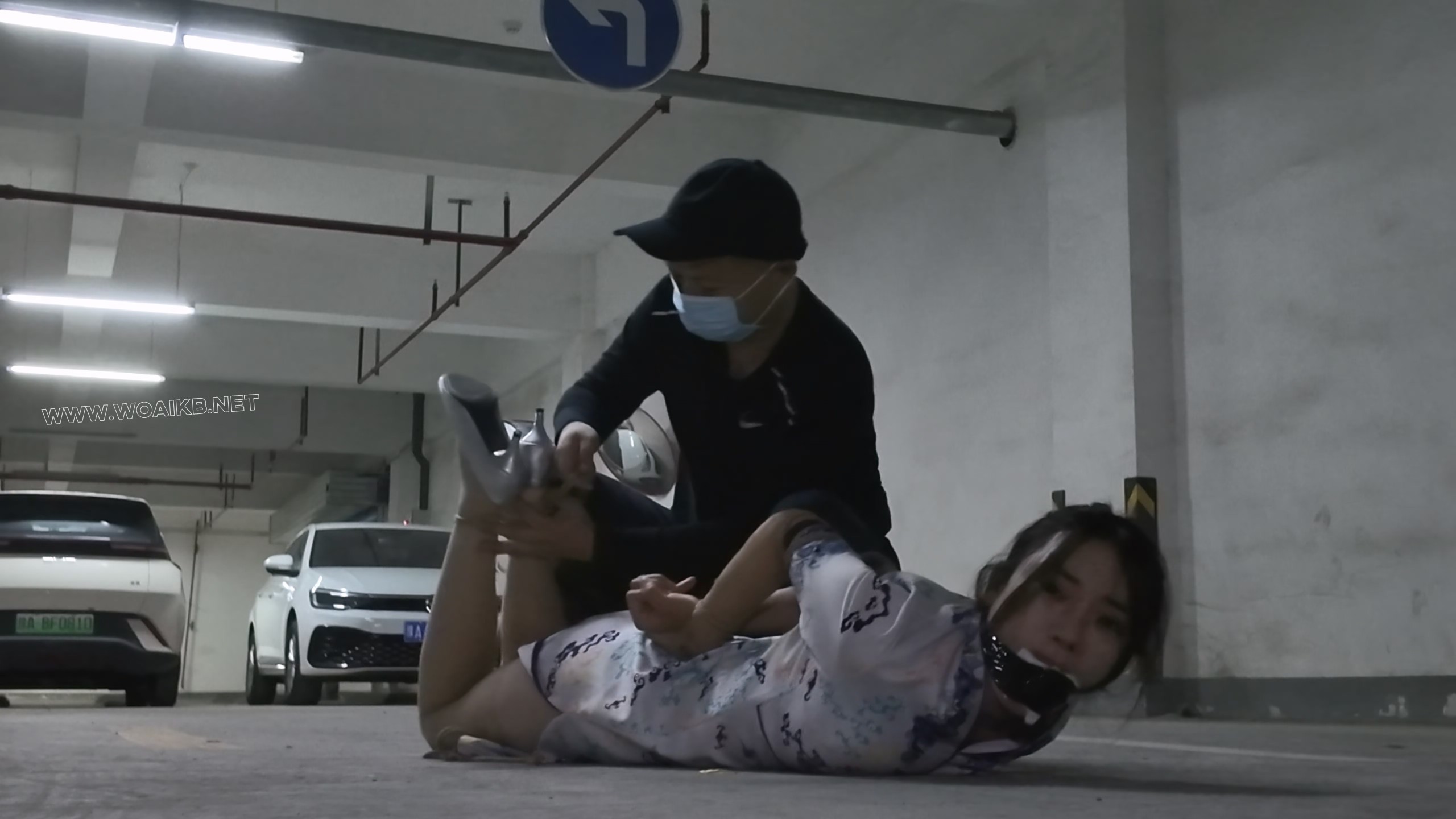 空姐惊魂 制服空姐十一地下车库遭劫 惊心追逐+惨遭贩卖 预览图