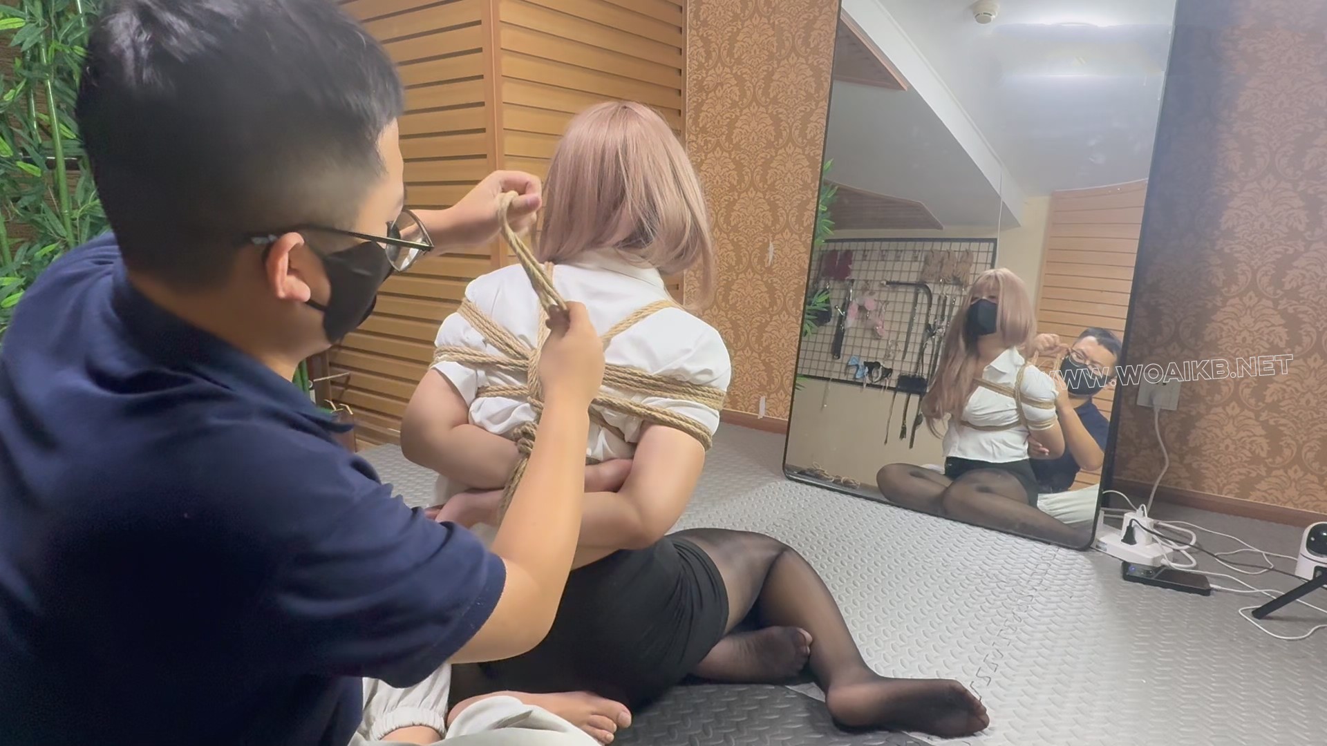 小美复刻动漫紧缚姿势挣扎调教口水直流震动JK黑丝 带捆绑过程 预览图