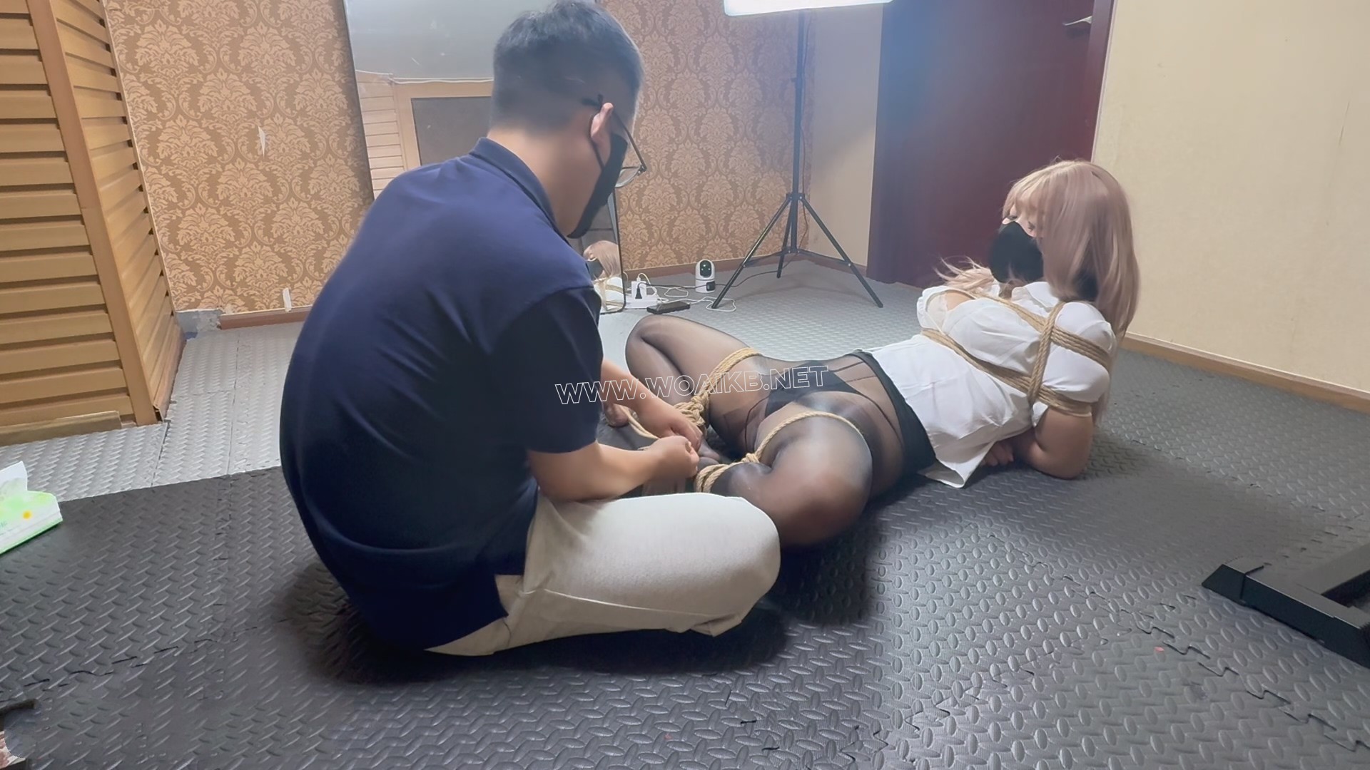 小美复刻动漫紧缚姿势挣扎调教口水直流震动JK黑丝 带捆绑过程 预览图