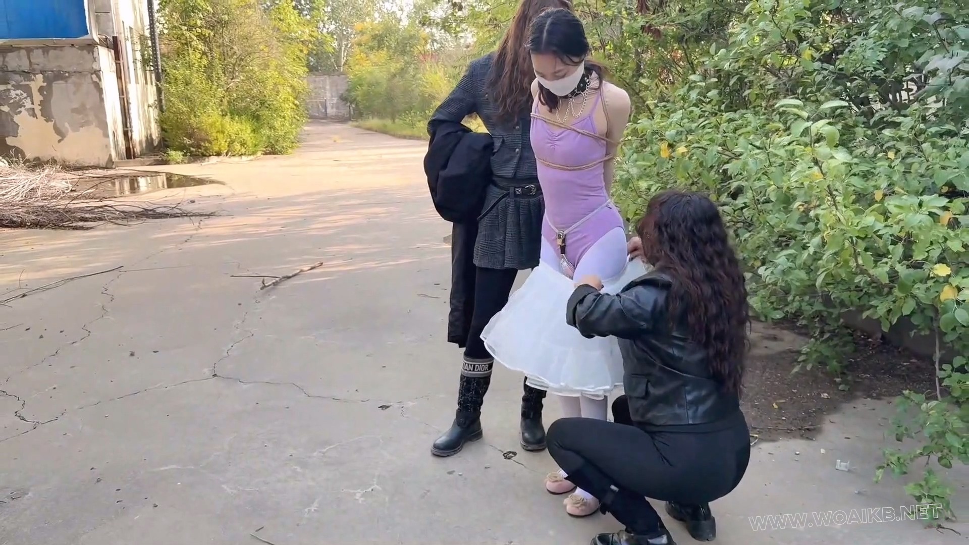 舞蹈女孩被强迫室外-前震后R-贞C锁 预览图