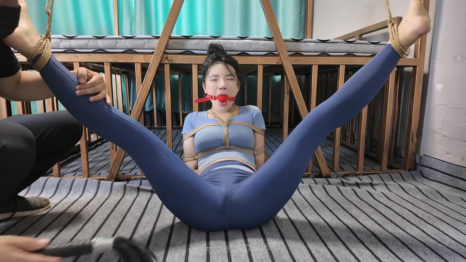 瑜伽教练遇险记二1 预览图