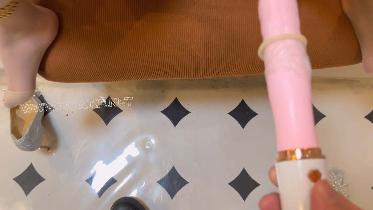 这次要被玩死啦！！！脚尖着底td强高，m字腿加上炮击深深查入，事后告诉我感觉顶到 预览图