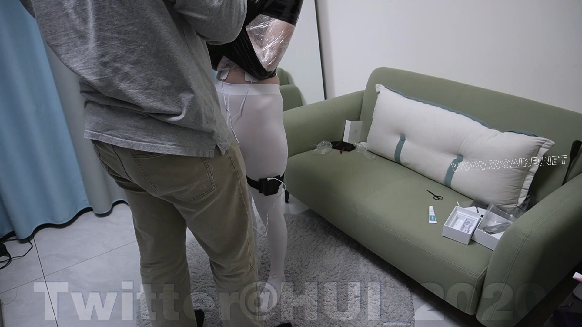 玩玩全包，强制开口器，入体TD，役次元家的电击器，中间因为害怕电击，大哭了几次 预览图