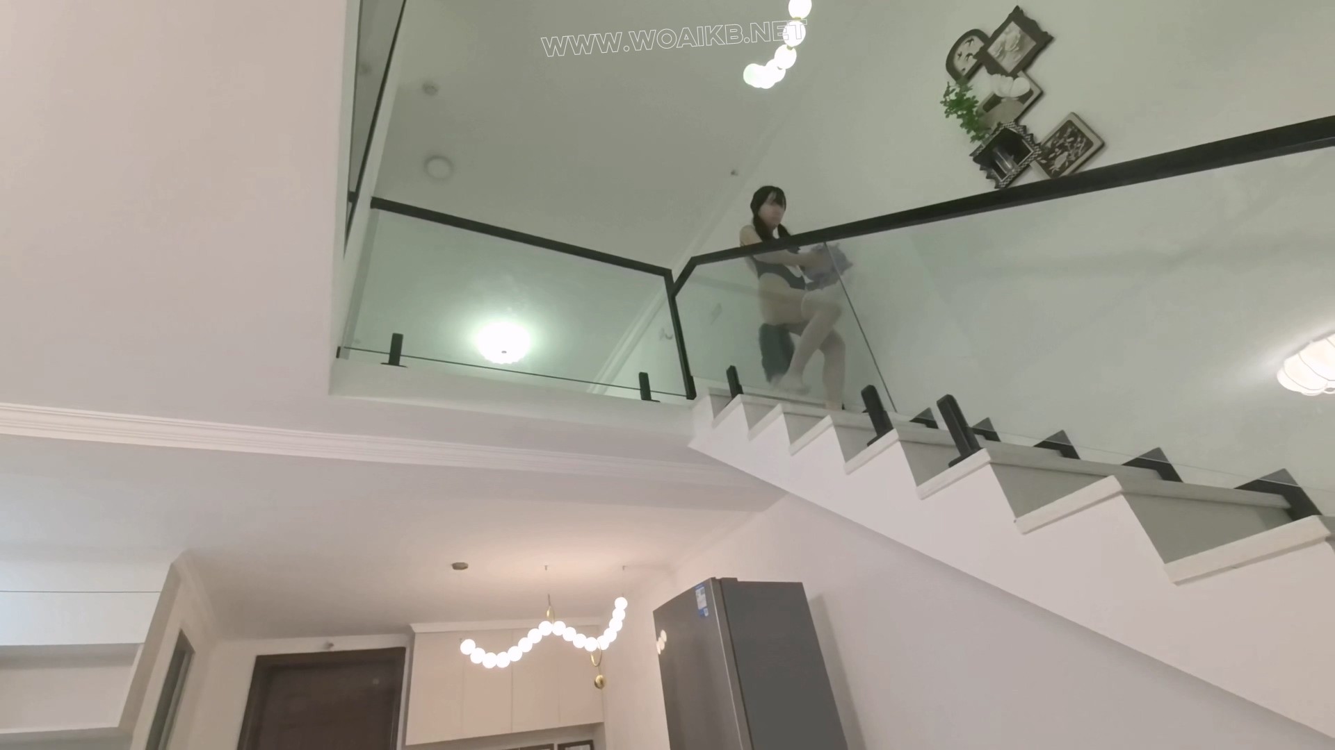 丝袜全包母狗奴性训练 .狗尾走起路来可以表达情绪 物件化家具放置训练 牵引 预览图