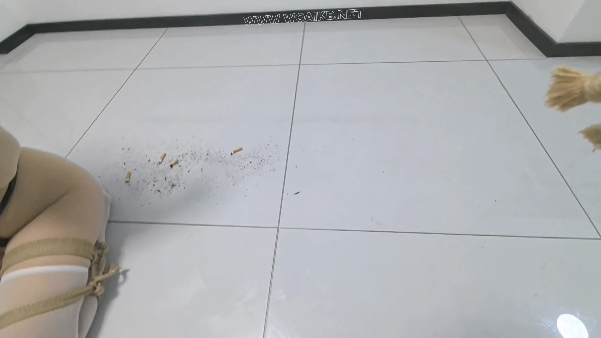 丝袜全包母狗奴性训练 .狗尾走起路来可以表达情绪 物件化家具放置训练 牵引 预览图