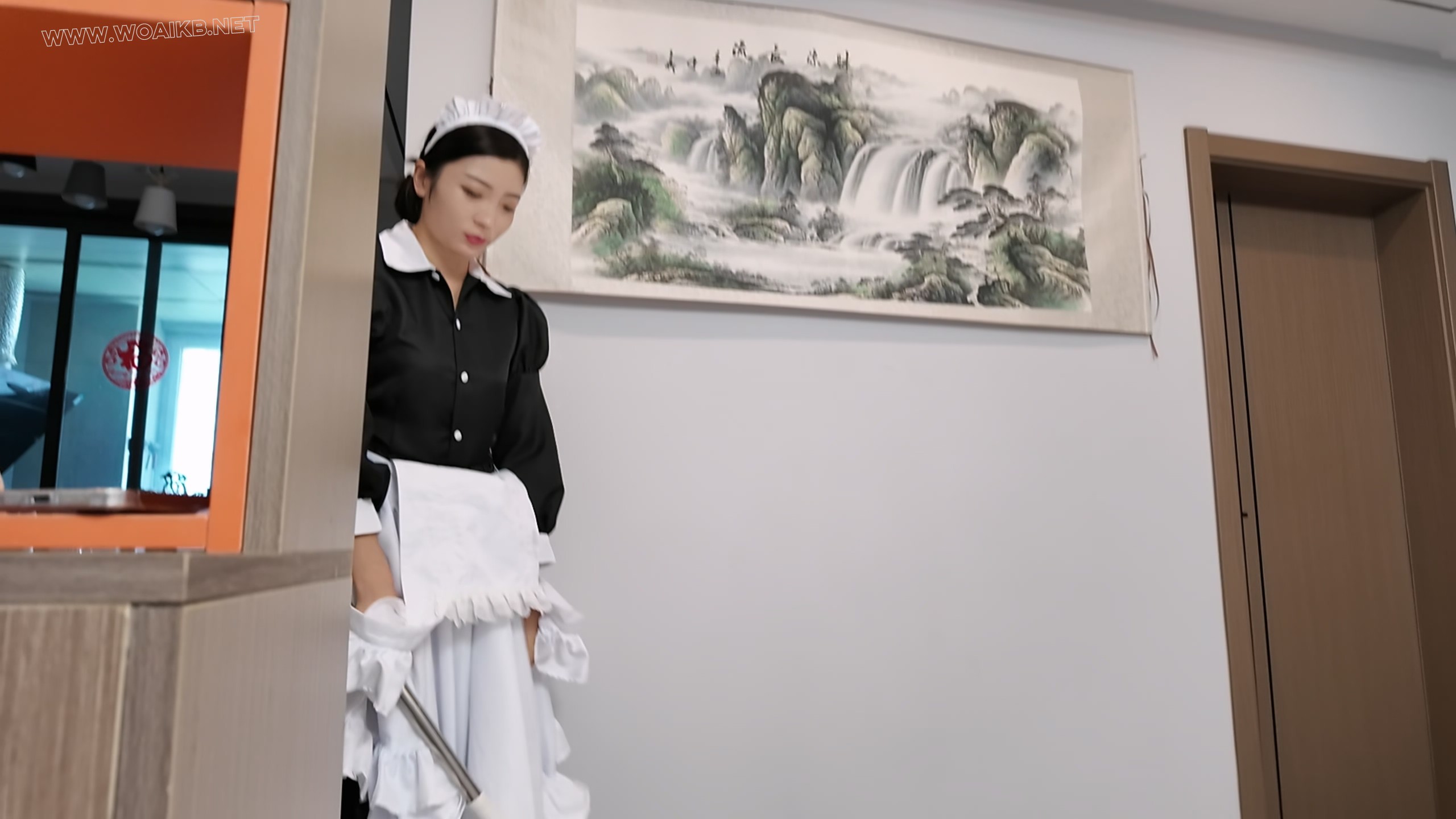 绑架人妻之白丝女仆三 预览图