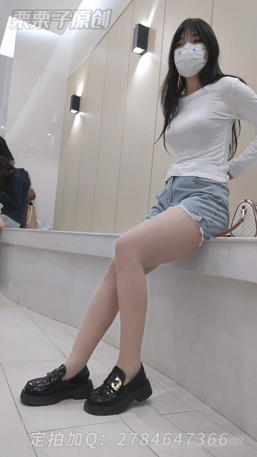 《堕落的邻家妻子03》 户外调教、商场强高、试衣间失禁、快乐蛋、肉丝、邻居妻子 预览图