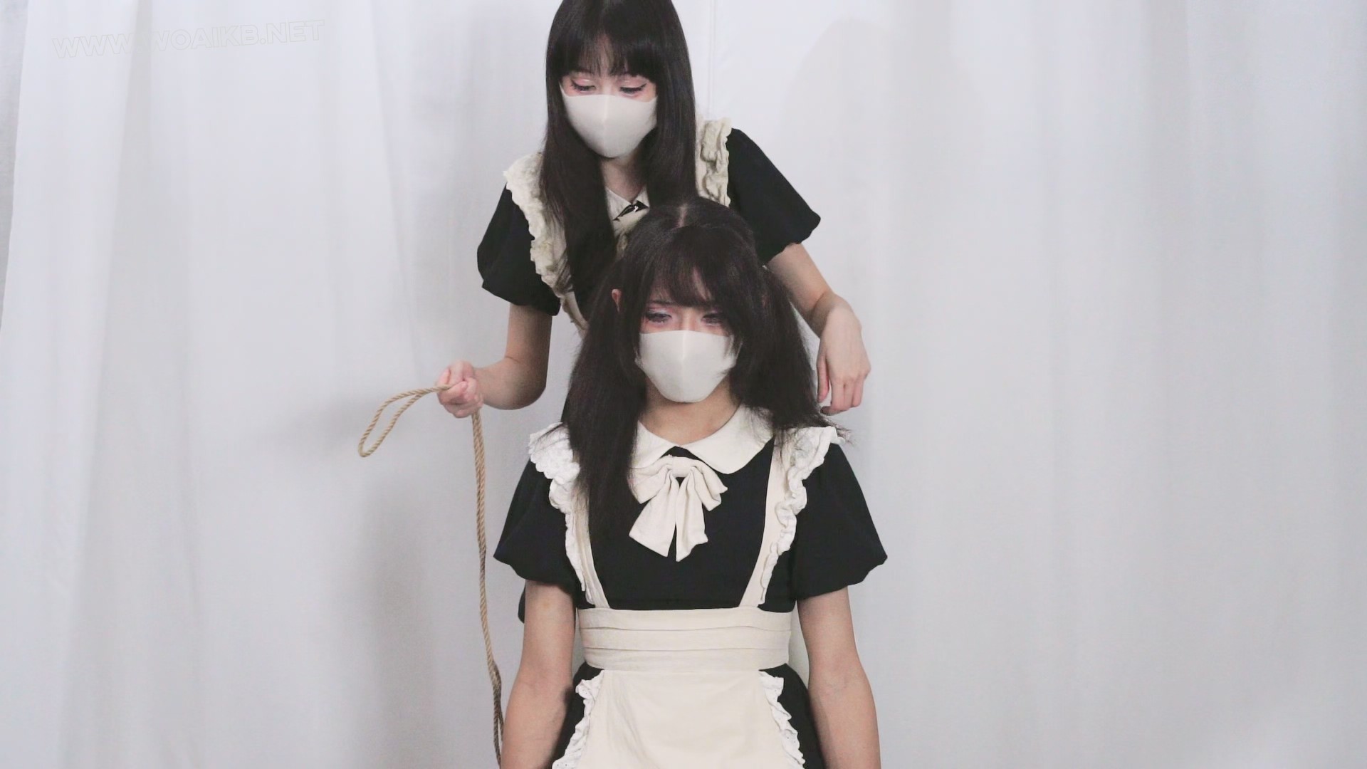 厚白过膝袜双女仆TK！新人加入！腿控百合福利+筋膜枪+揉胸+蛇缚+驷马TK 预览图