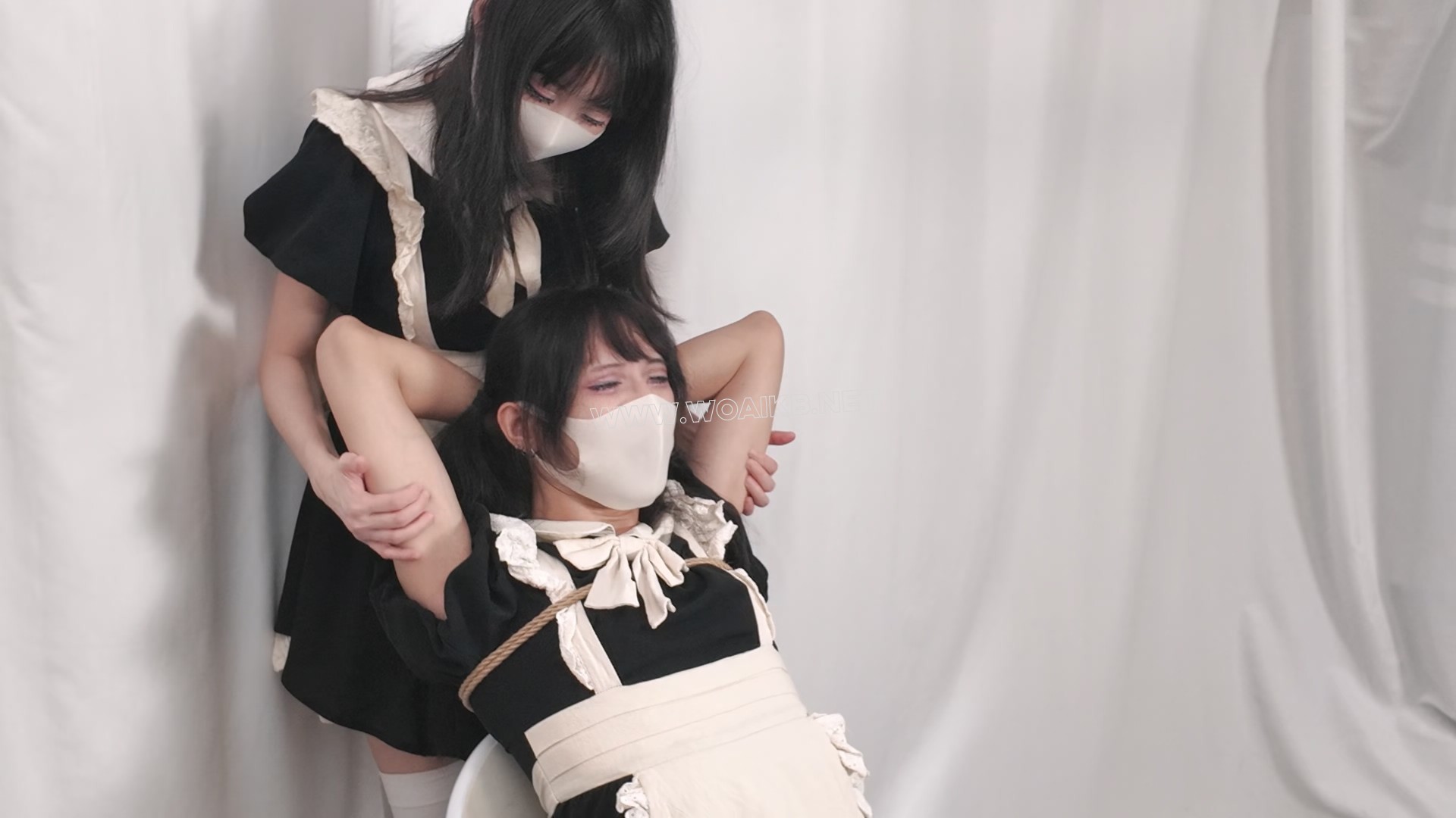 厚白过膝袜双女仆TK！新人加入！腿控百合福利+筋膜枪+揉胸+蛇缚+驷马TK 预览图