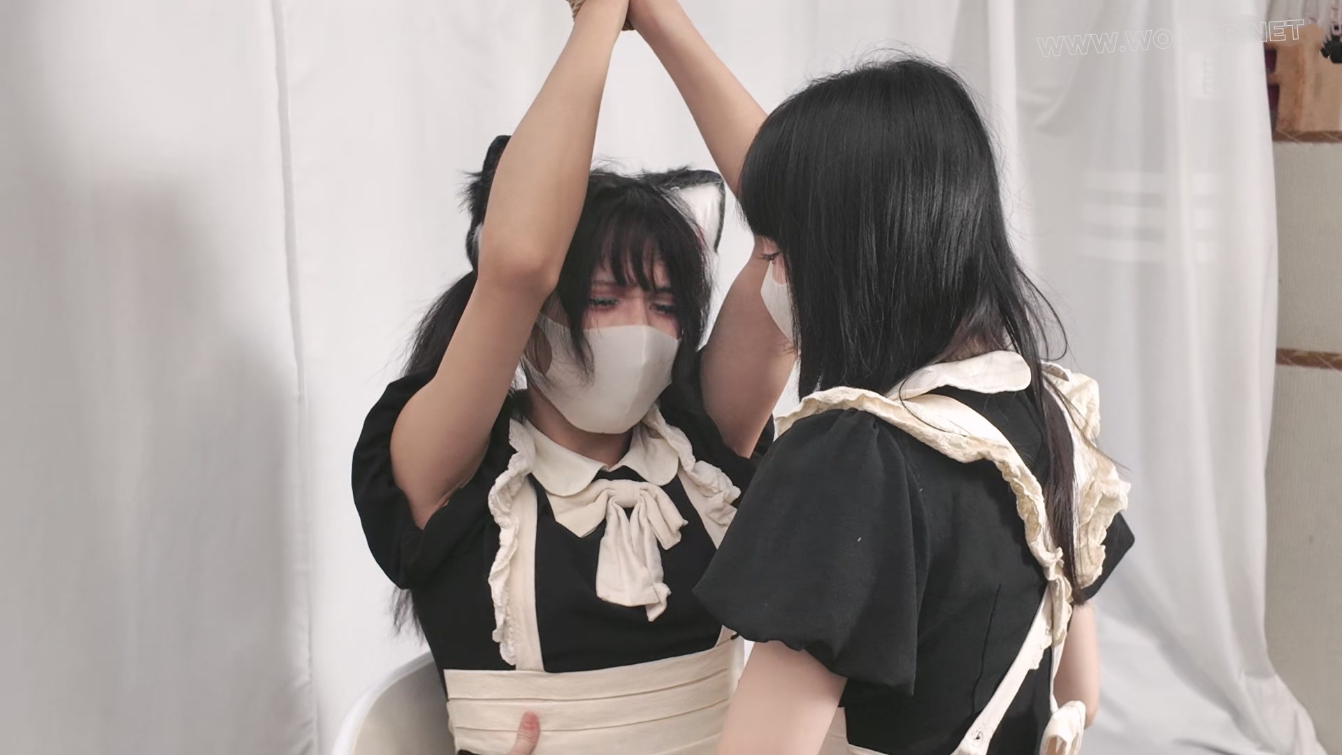 厚白过膝袜双女仆TK！新人加入！腿控百合福利+筋膜枪+揉胸+蛇缚+驷马TK 预览图