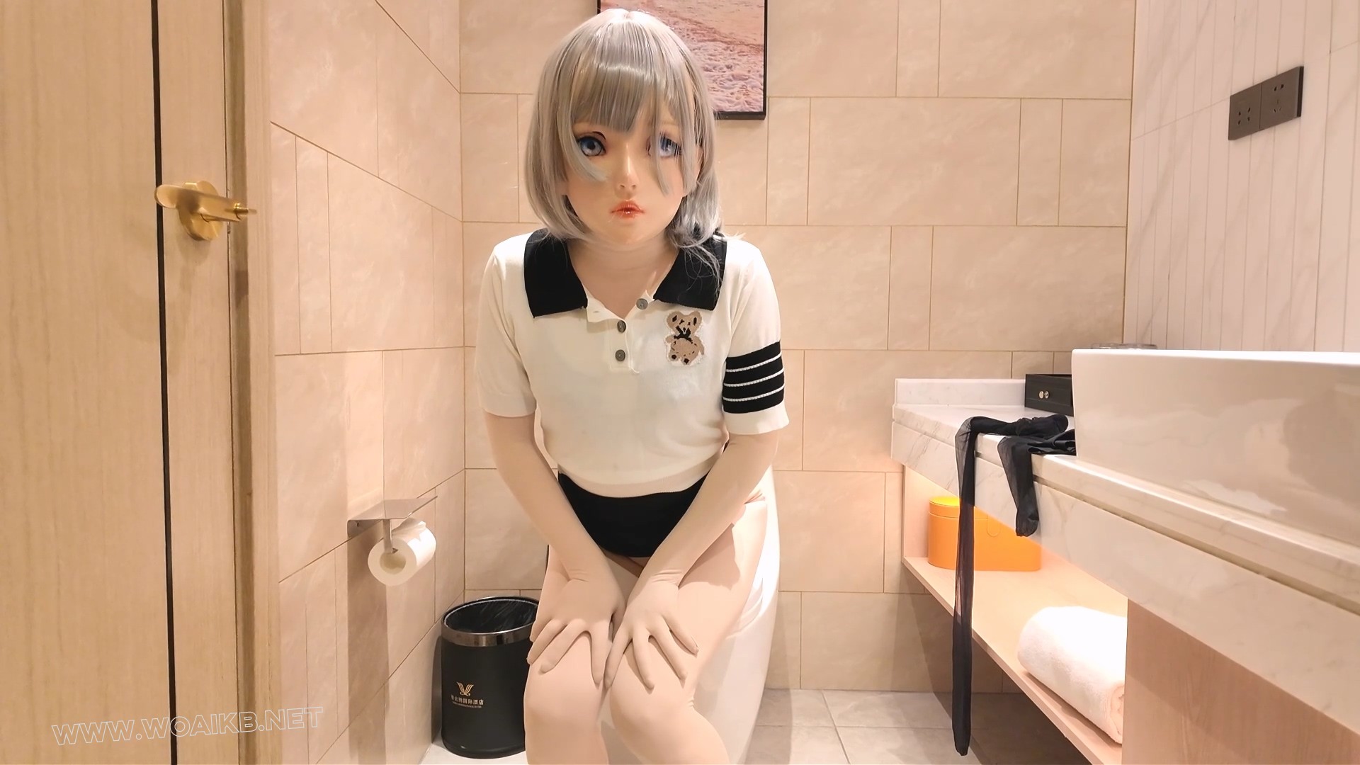 可爱的女生是个kig爱好者 kigurumi+zentai+丝袜+ZW+肉棒座入+高朝喘息 预览图
