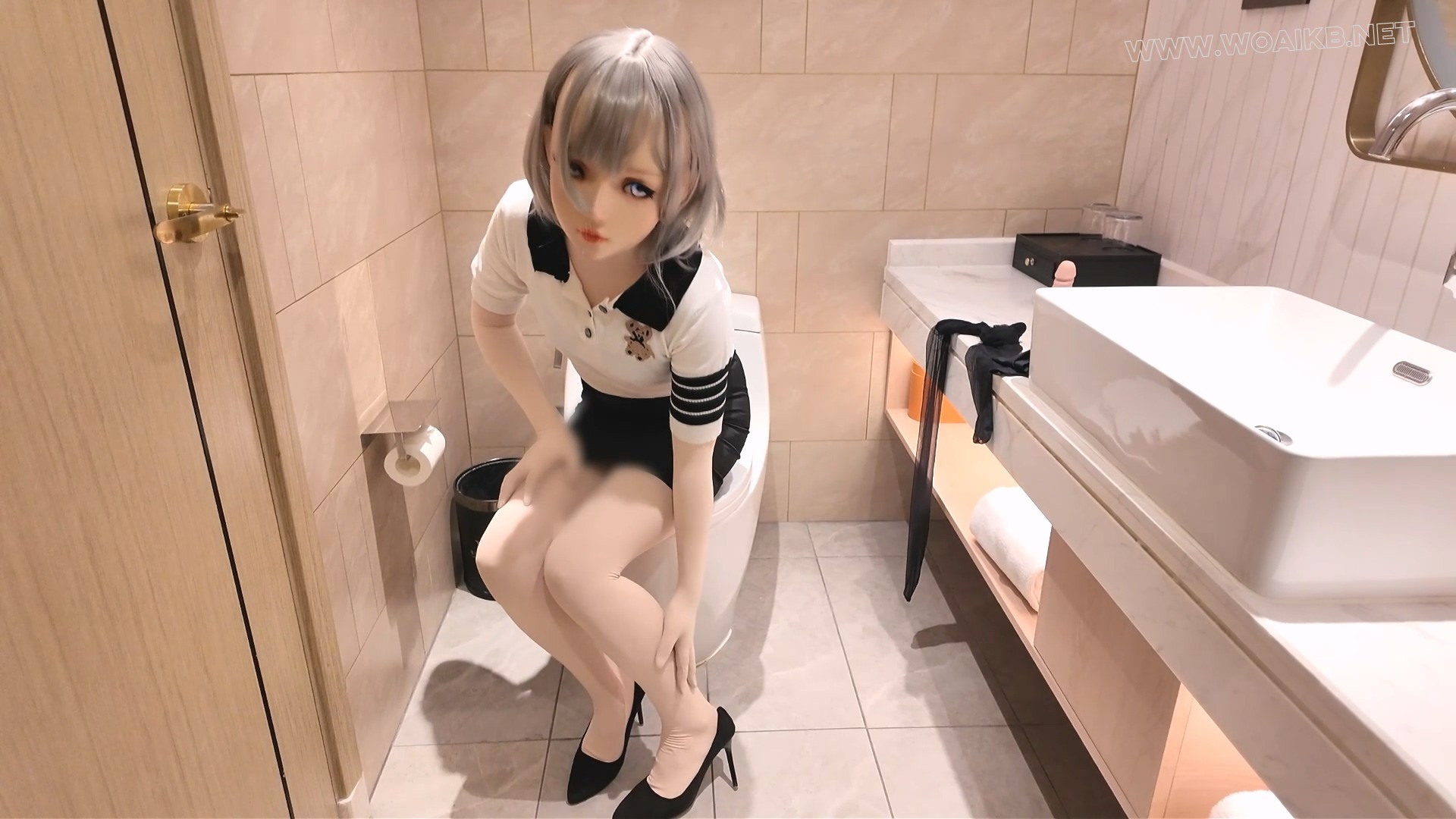 可爱的女生是个kig爱好者 kigurumi+zentai+丝袜+ZW+肉棒座入+高朝喘息 预览图