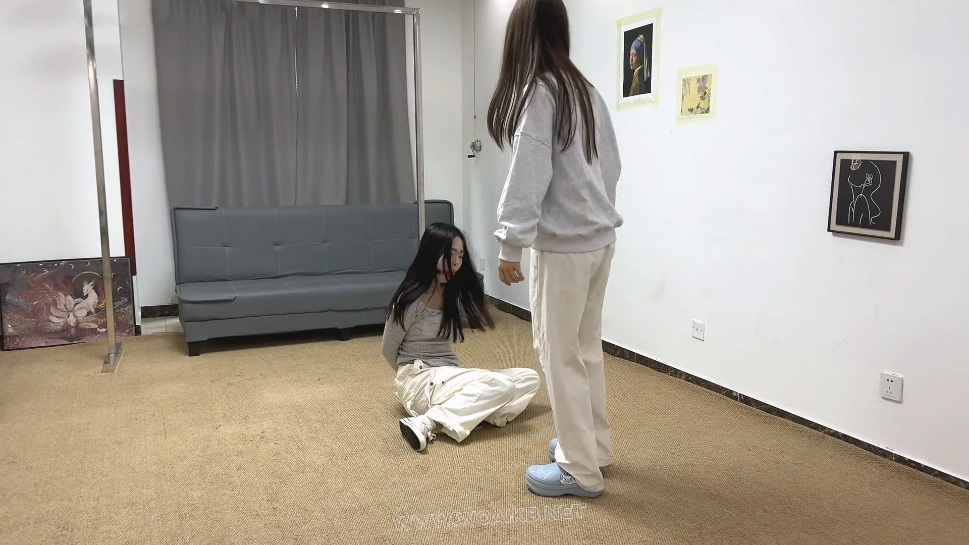 《TK玉足的惩罚》 预览图