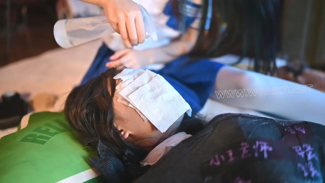 小王老师居家睡袍[最后一部] 暴虐金属拘束架郊狼TK挣脱无用 深hou 丝袜绷带木乃伊... 预览图