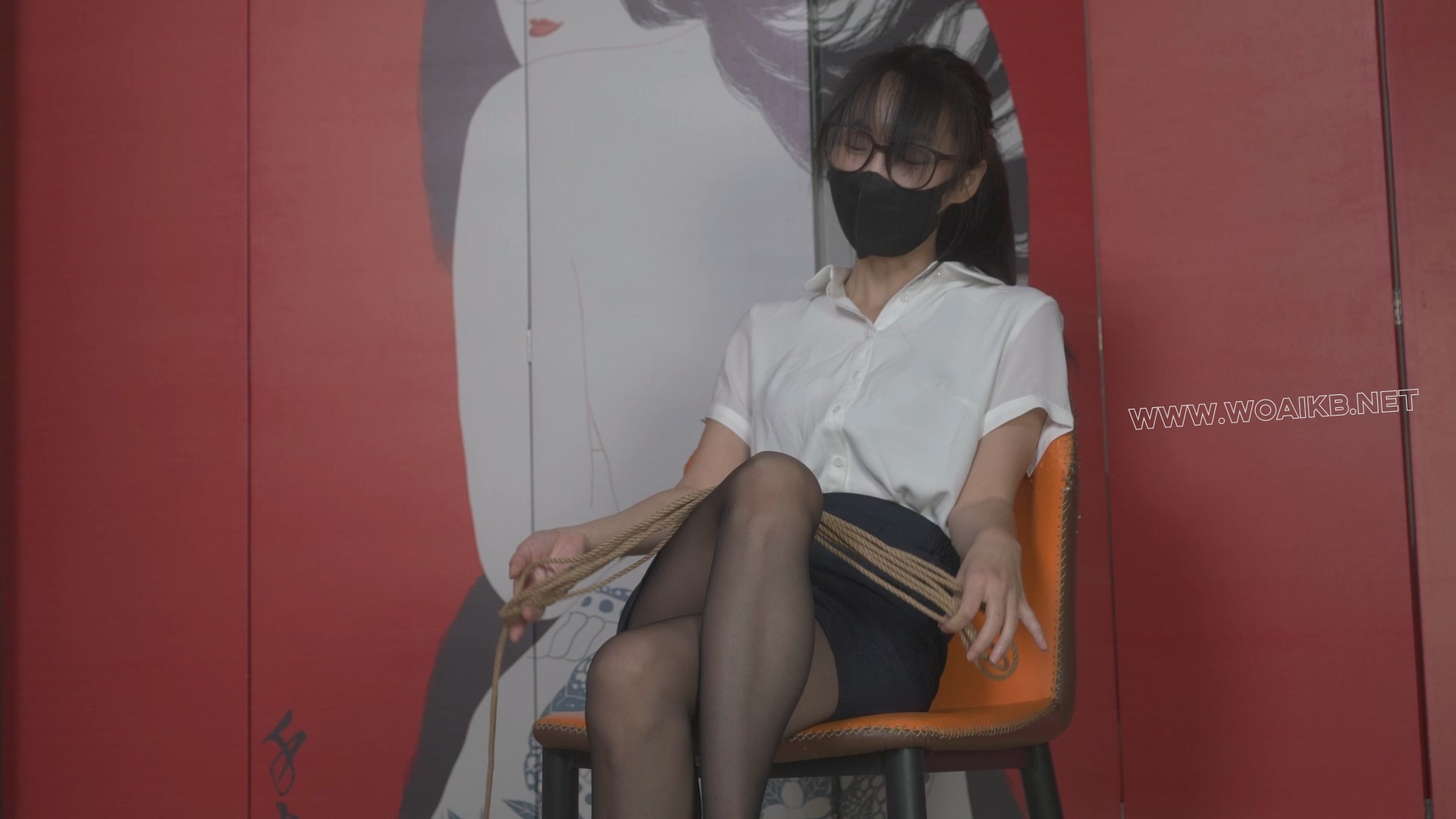 嗷嗷-后手观音紧缚，股绳麻花腿憋尿失败版！ 预览图