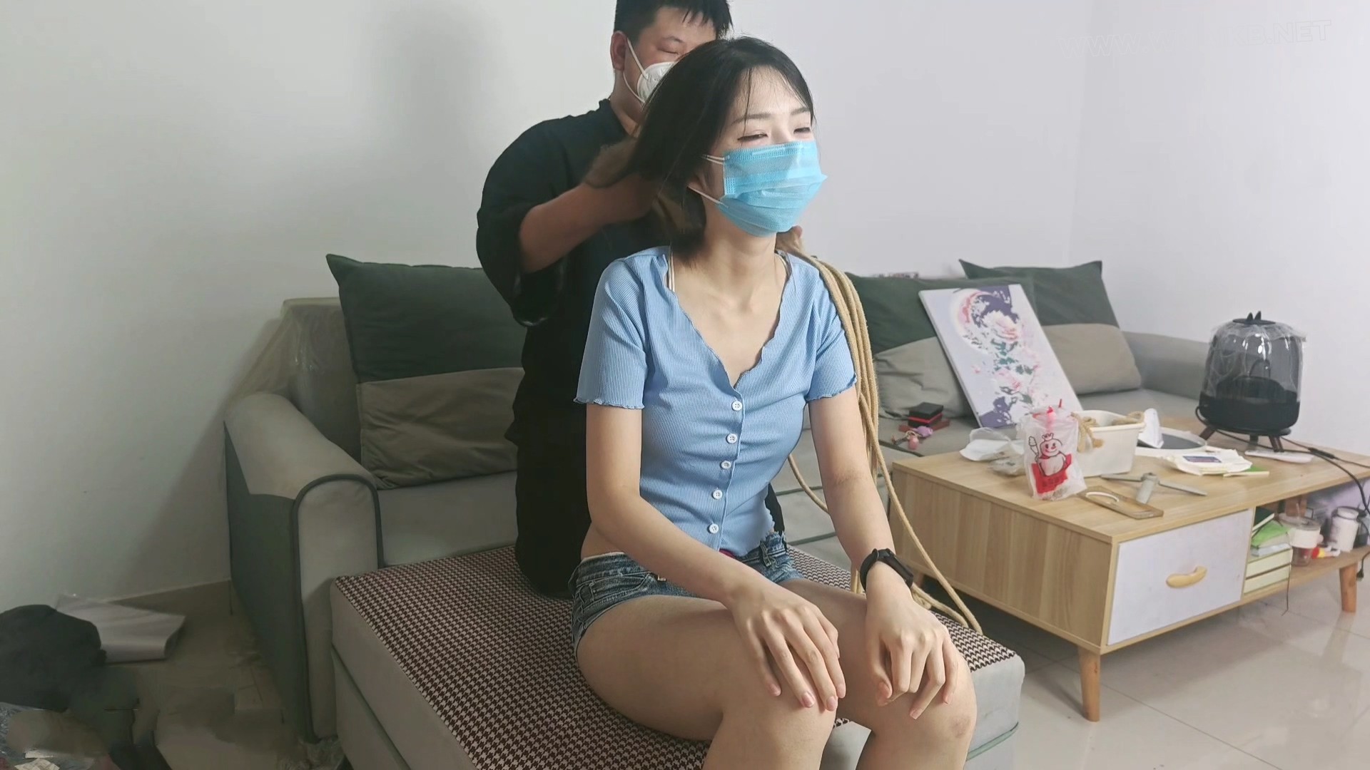 模特桃桃 身材巨好 身材好 脚也好看 超短裤挠痒 预览图